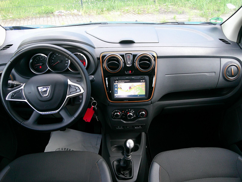 Dacia Lodgy Stepway Celebration — photo 9