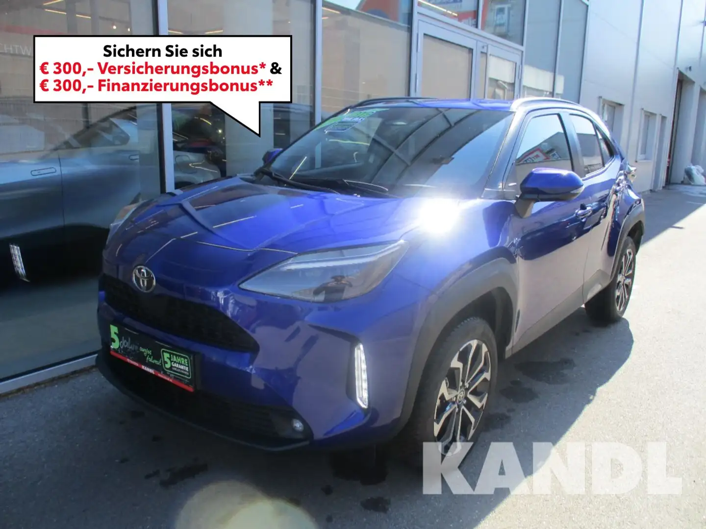 Toyota Yaris Cross 1.5 VVT-i Hybrid Active Drive Aut. Blau - 1