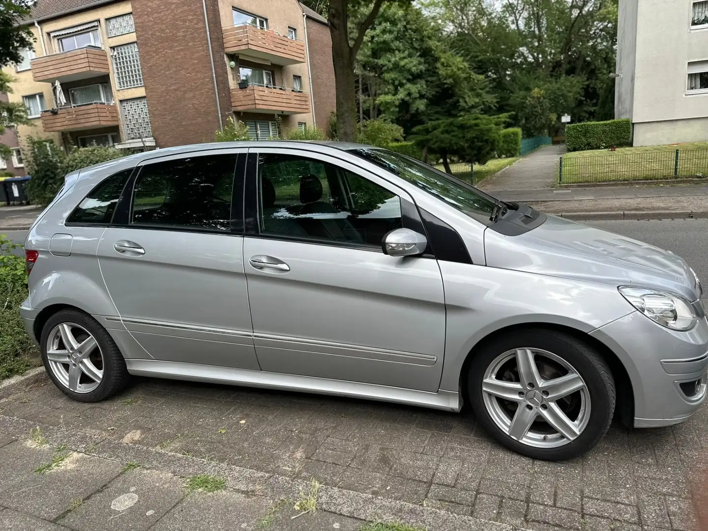 Mercedes-Benz B 180 CDI Argent - 1