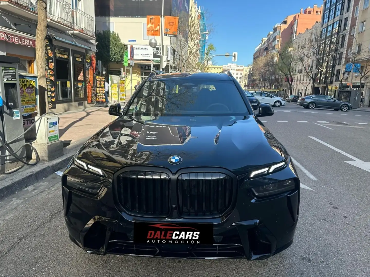 BMW X7 xDrive 40dA M Sport Pro Fekete - 2