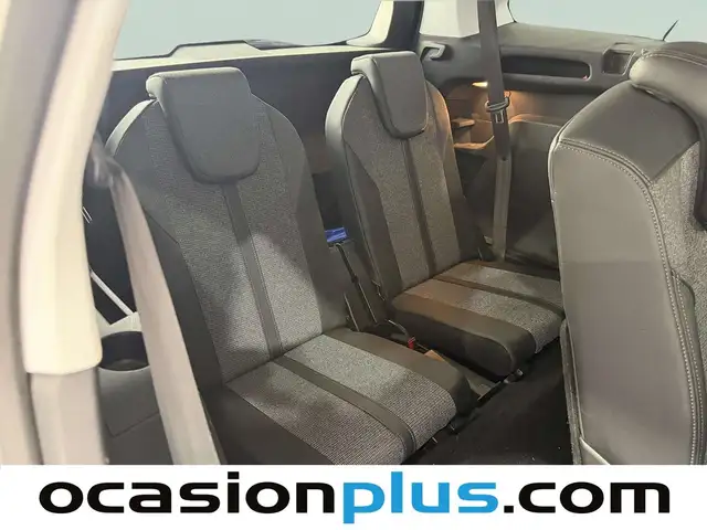Peugeot 5008 view 6