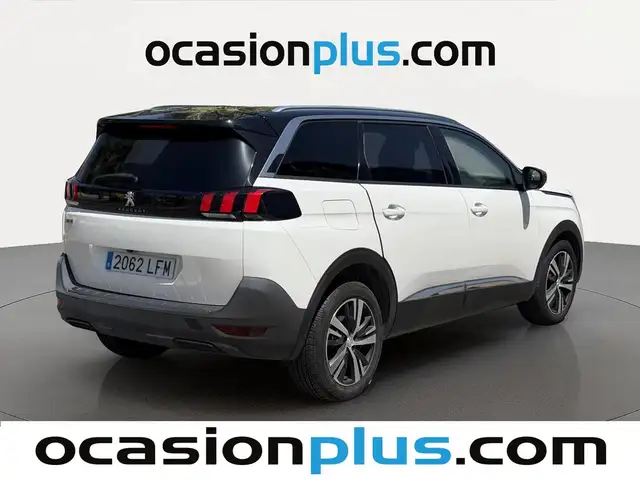 Peugeot 5008 view 4