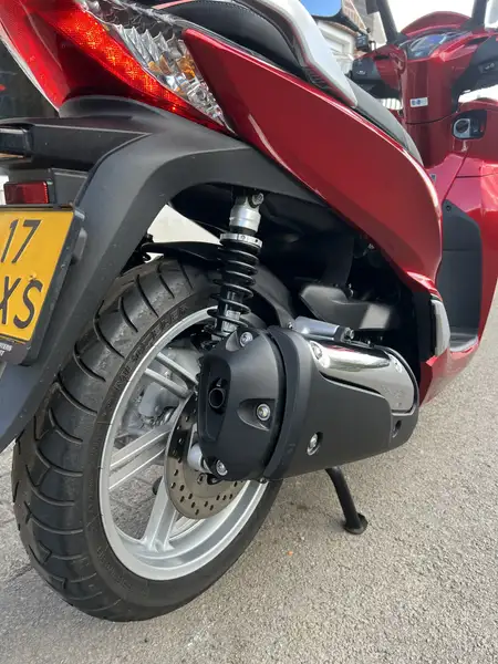 Honda SH 300 - foto 7