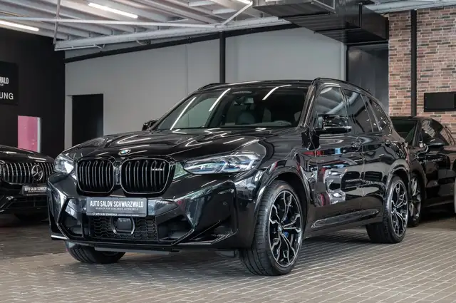 BMW X3 M view 2