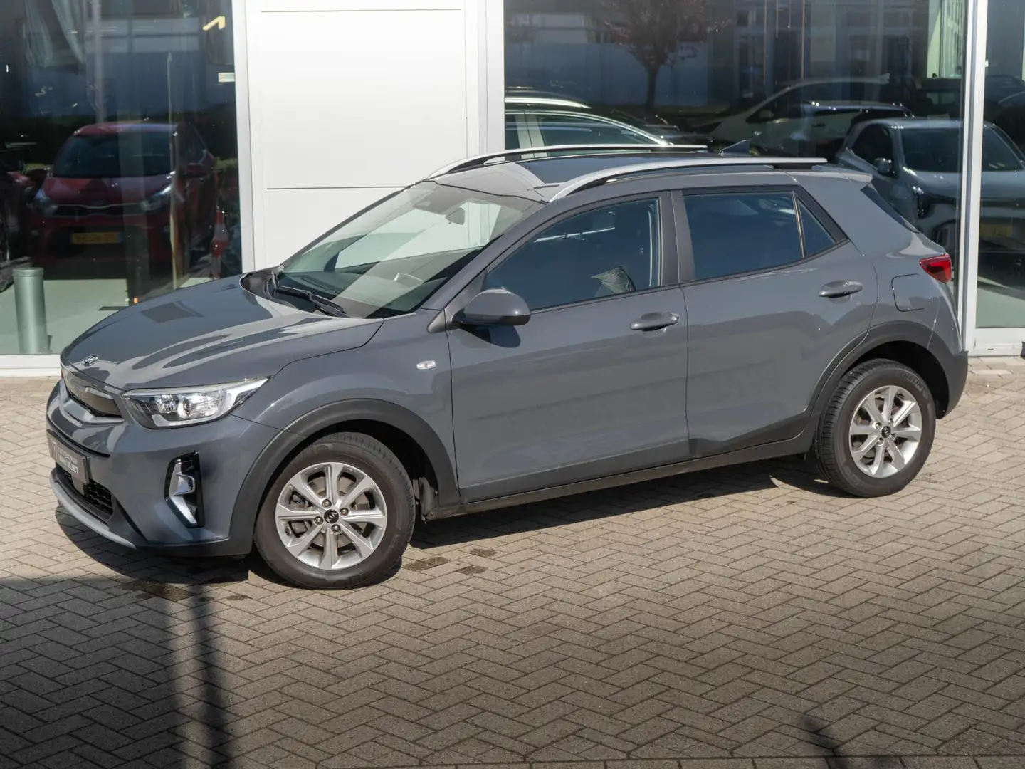 Kia Stonic 1.0 T-GDi MHEV DynamicLine | Navigatie | Climate C Gris - 2