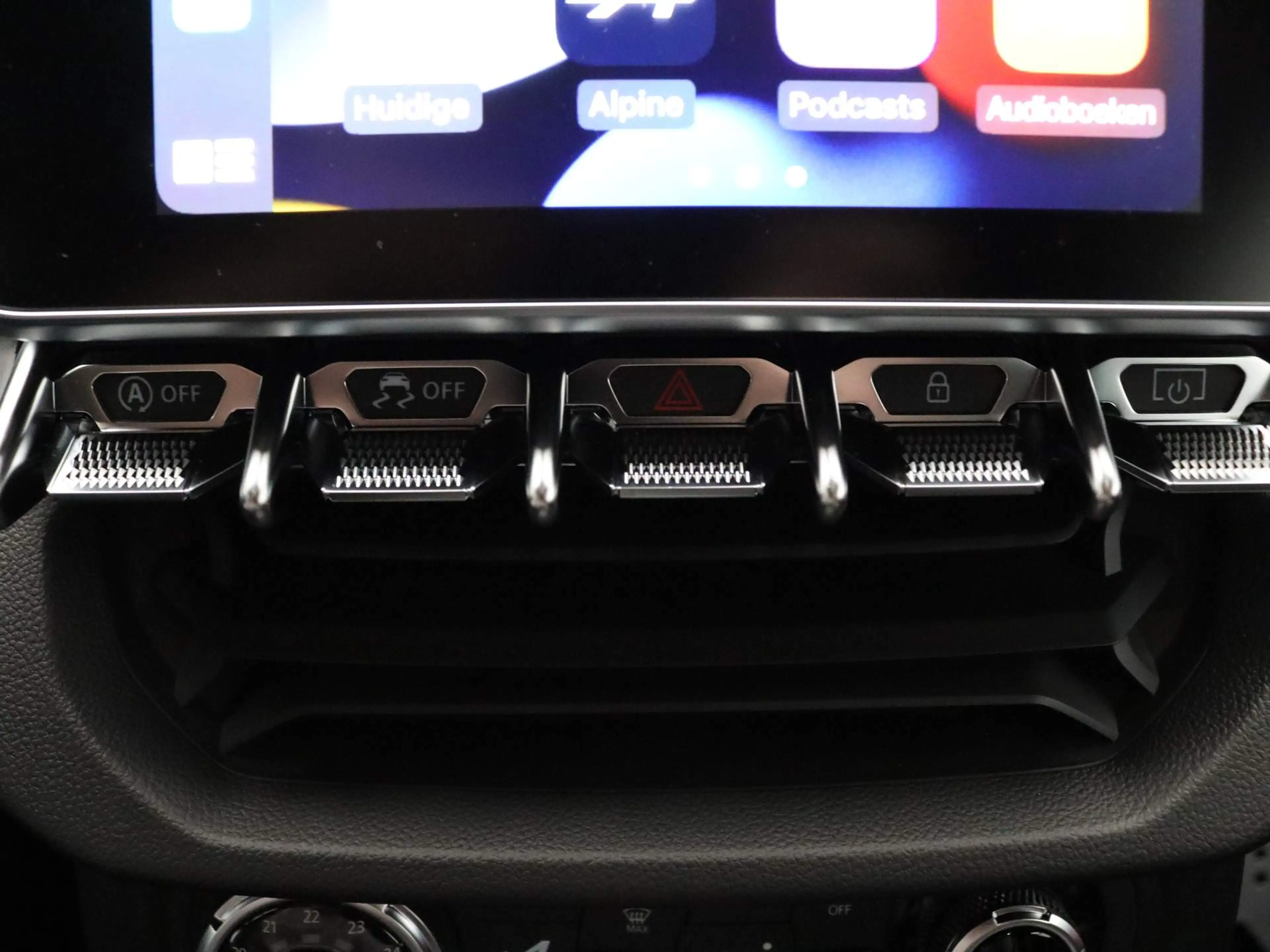 Alpine A110 R 300pk Aerocarbon velgen | Focal Premium | Camera — photo 13