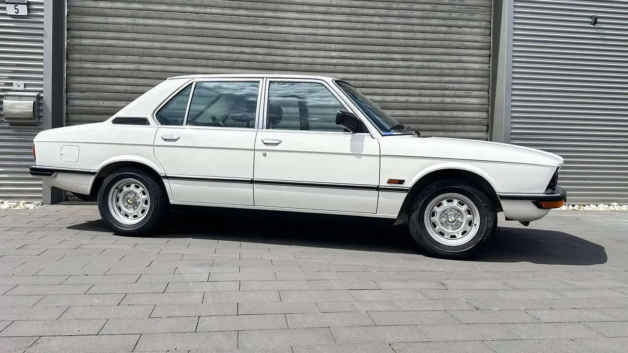 BMW 520/6 E12 1.Hd erst 61Tkm, Rostfrei im Erstlack!!, foto 5