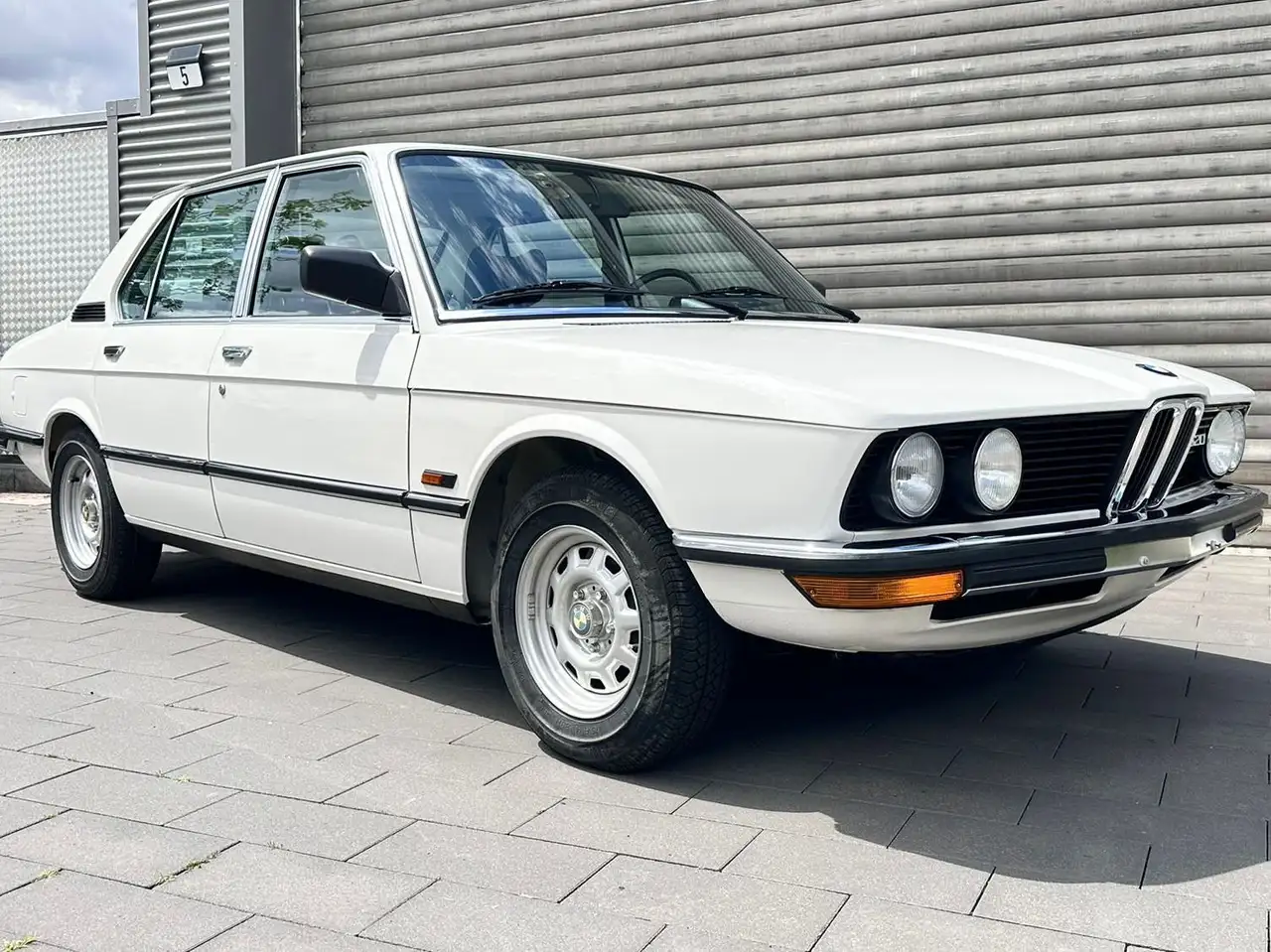 BMW 520/6 E12 1.Hd erst 61Tkm, Rostfrei im Erstlack!!, foto 4