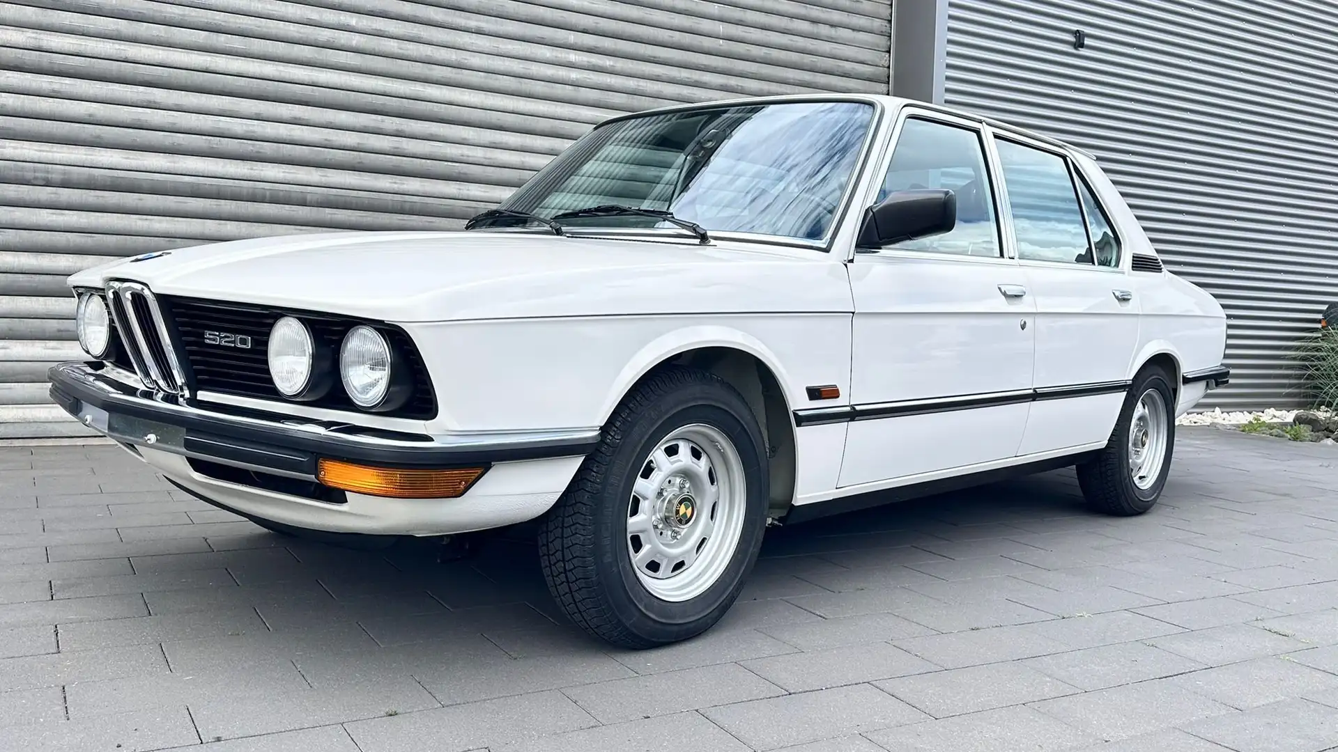 BMW 520 520/6 E12 1.Hd erst 61Tkm, Rostfrei im Erstlack!! Weiß - 1