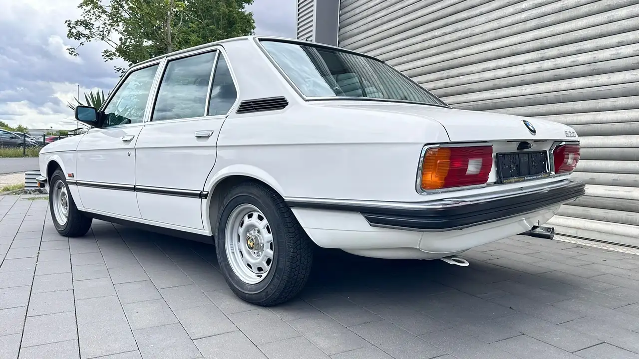 BMW 520/6 E12 1.Hd erst 61Tkm, Rostfrei im Erstlack!!, foto 3