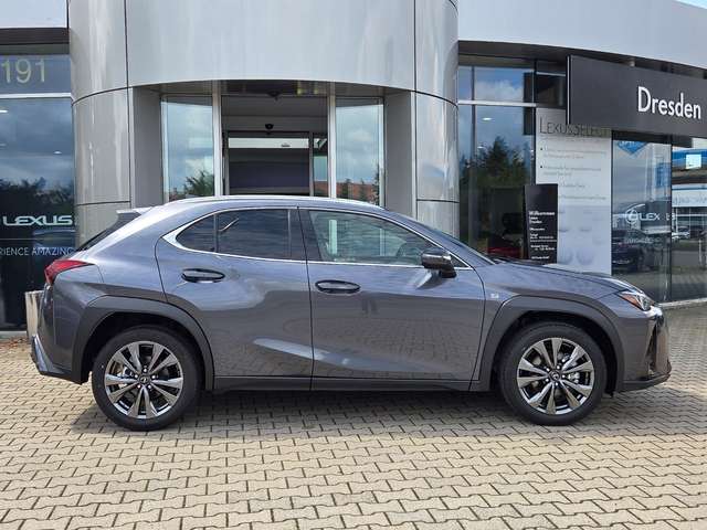 Lexus UX 300e UX 300h F Sport Design
