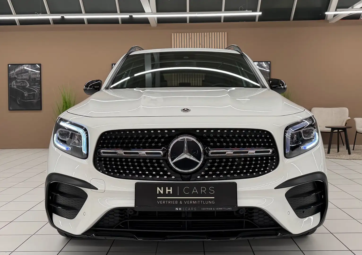 Mercedes-Benz GLB 200 d 4matic AMG Line Weiß - 2