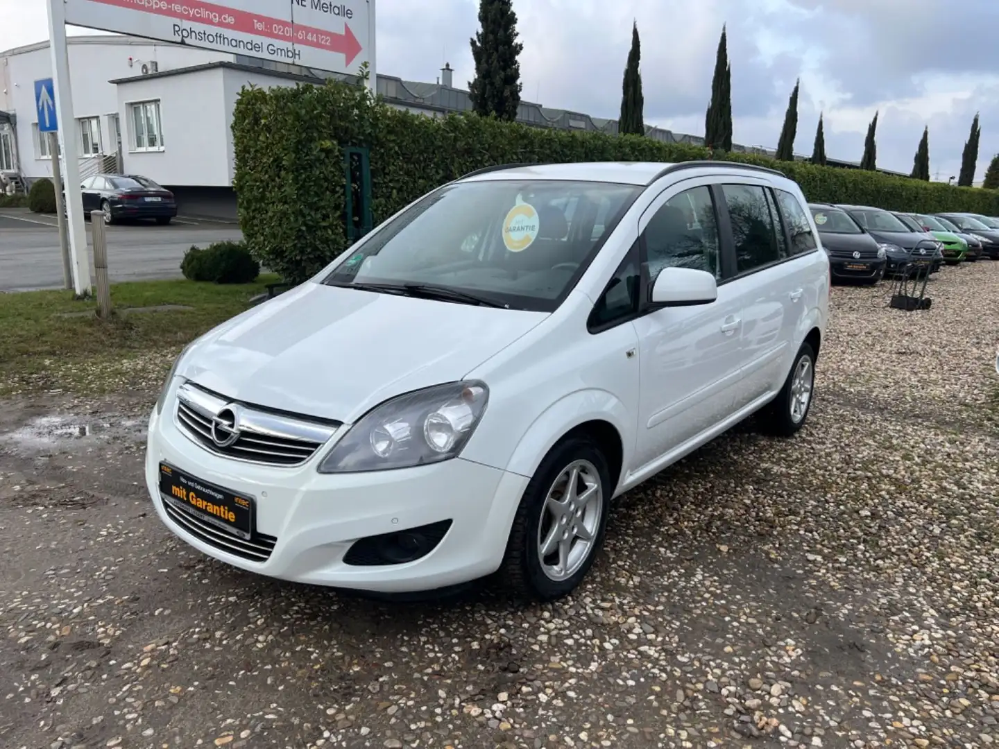 Opel Zafira B Family Blanc - 1