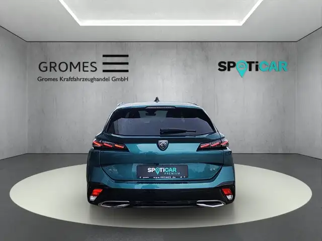 Peugeot 308 SW view 4