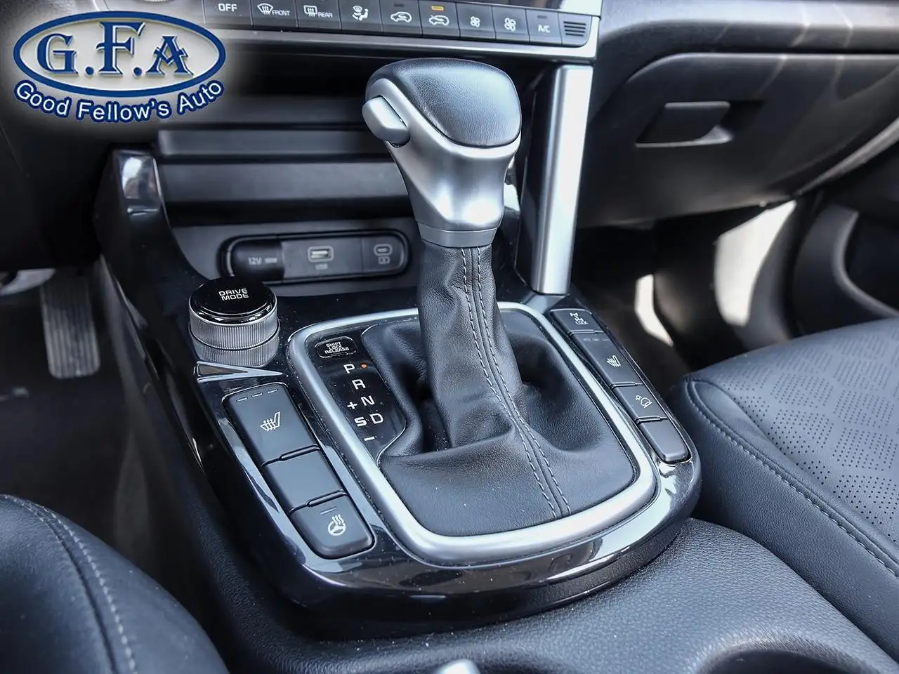 Kia Seltos снимка Kia Seltos