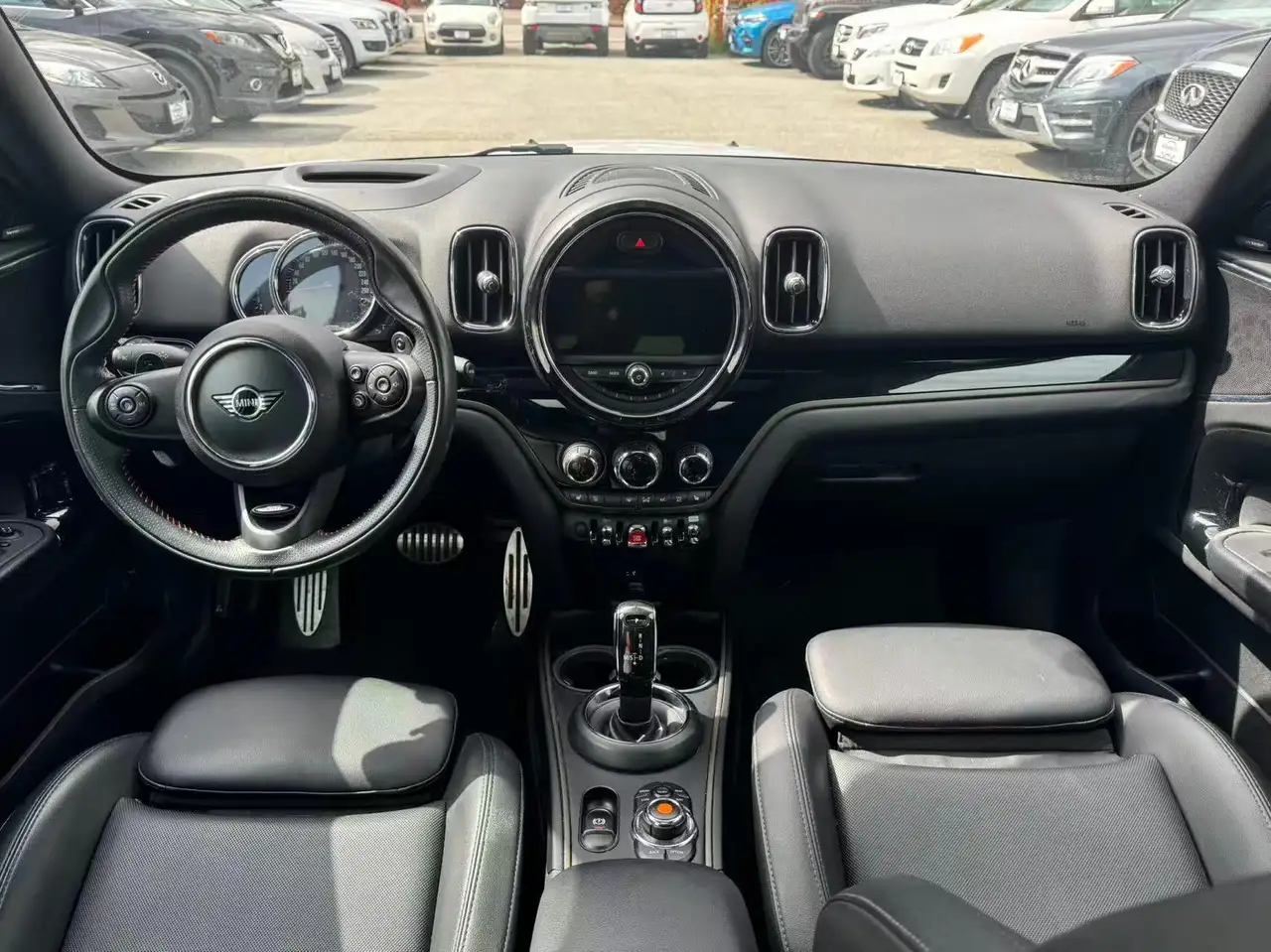 MINI Countryman снимка MINI Countryman