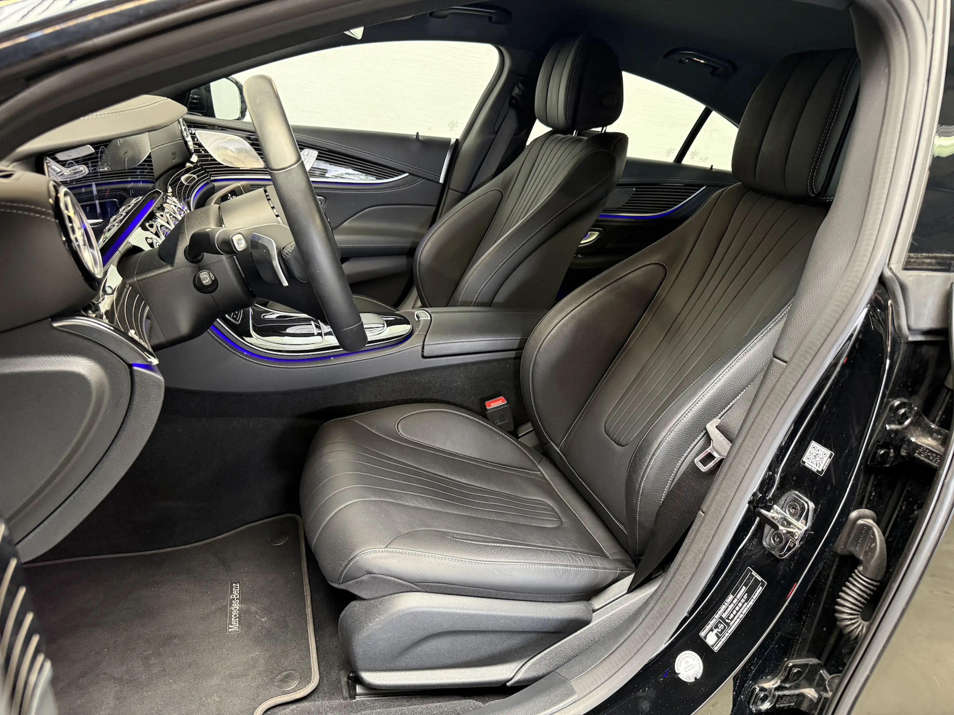 Mercedes-Benz CLS 300 d 4M AMG/KEYL./MEMORY/BURM/Softcl./Park Paket — photo 4
