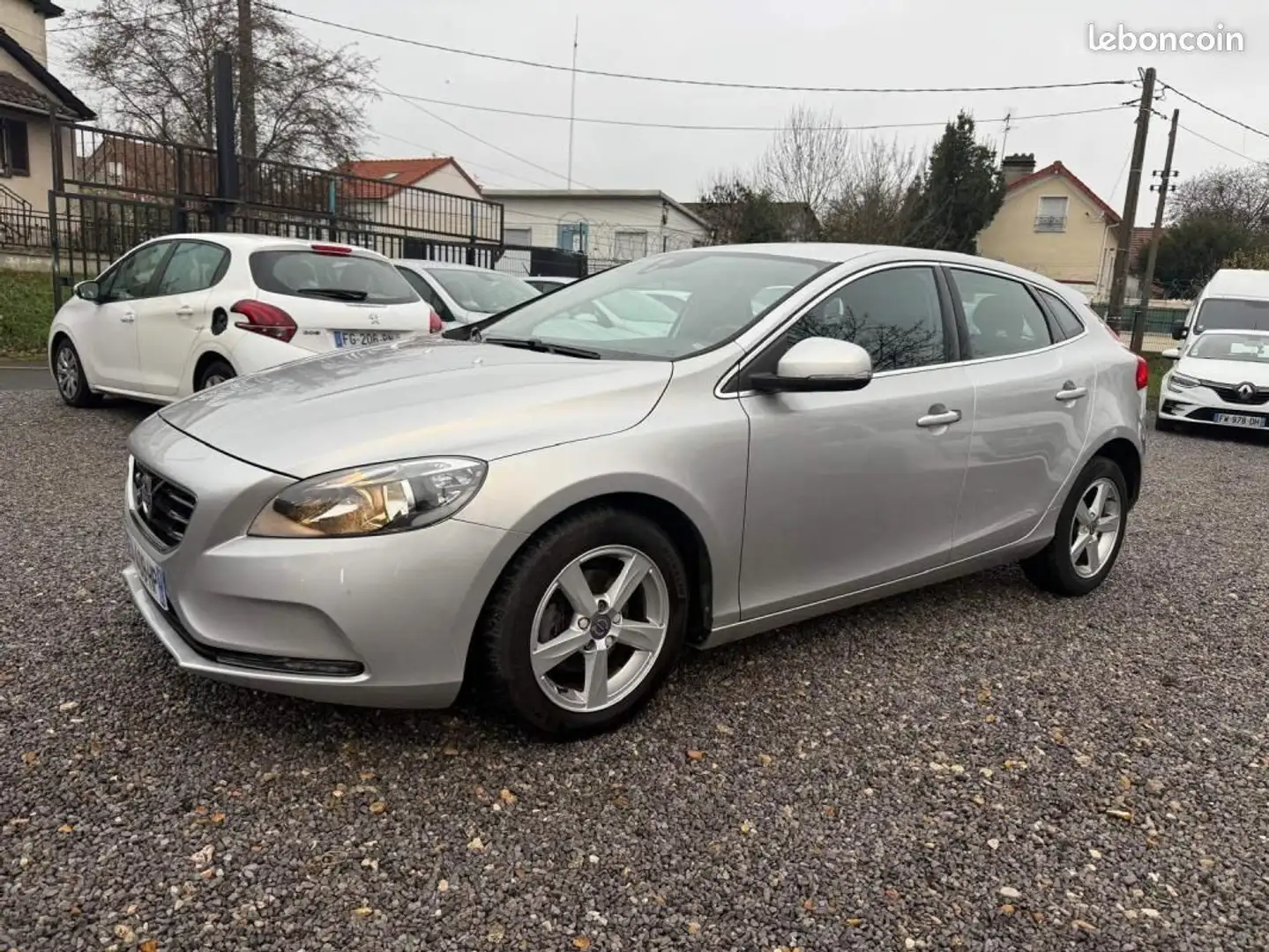Volvo V40 D2 120 Kinetic Gris - 2