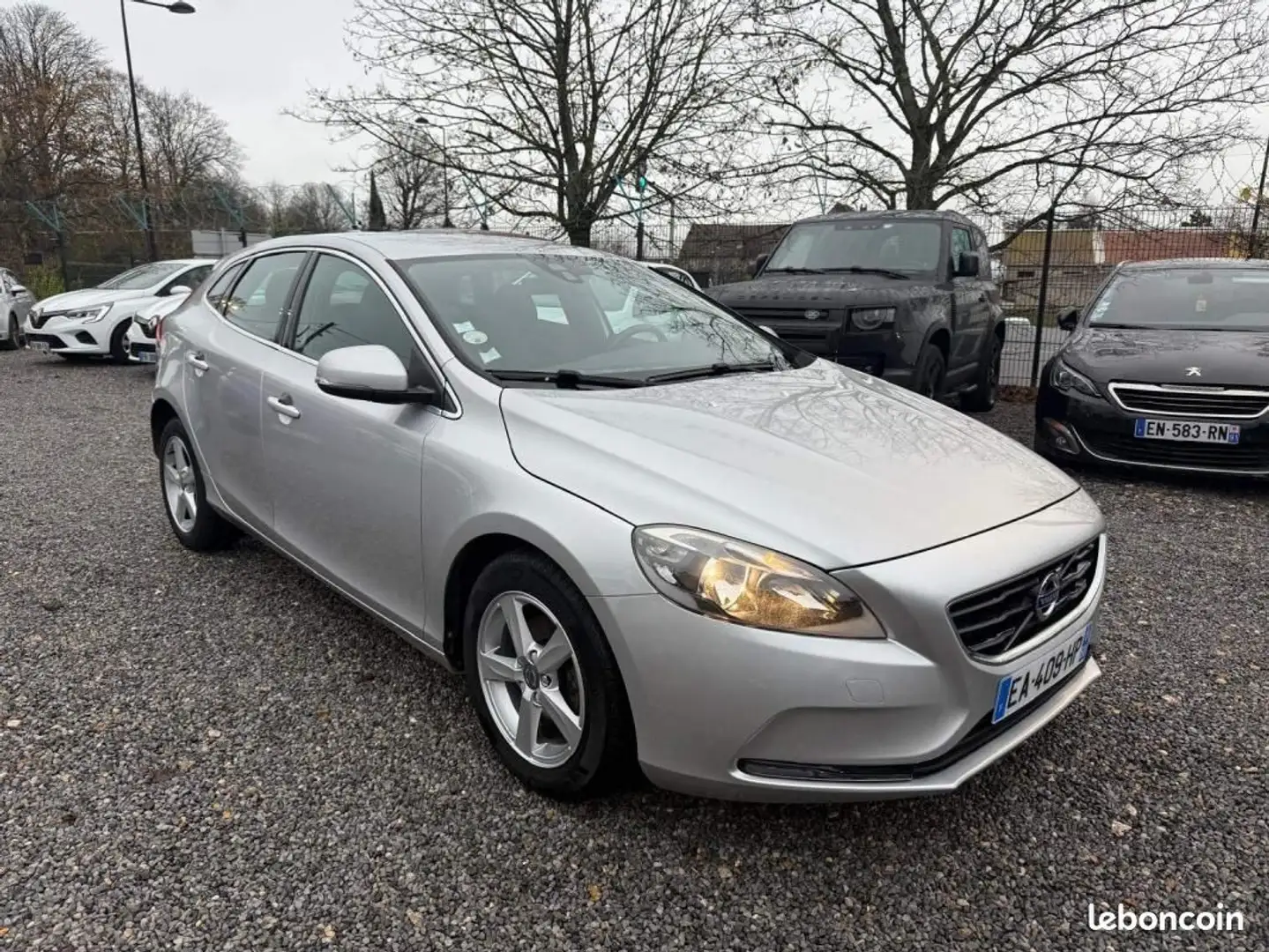 Volvo V40 D2 120 Kinetic Gris - 1