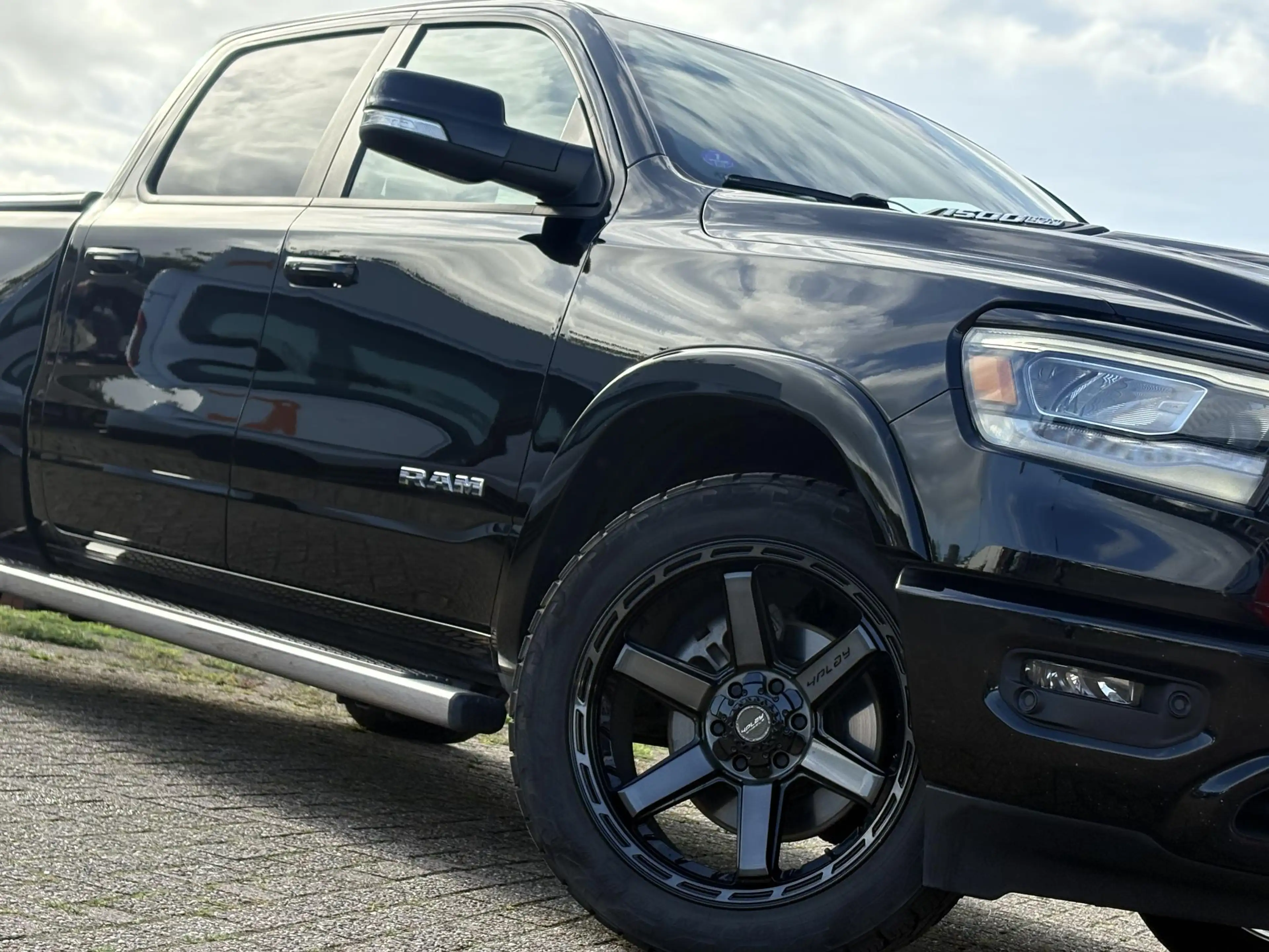Dodge RAM 1500 5.7 V8 4x4 Crew Cab Laramie | Prinz | GROOT S — photo 8