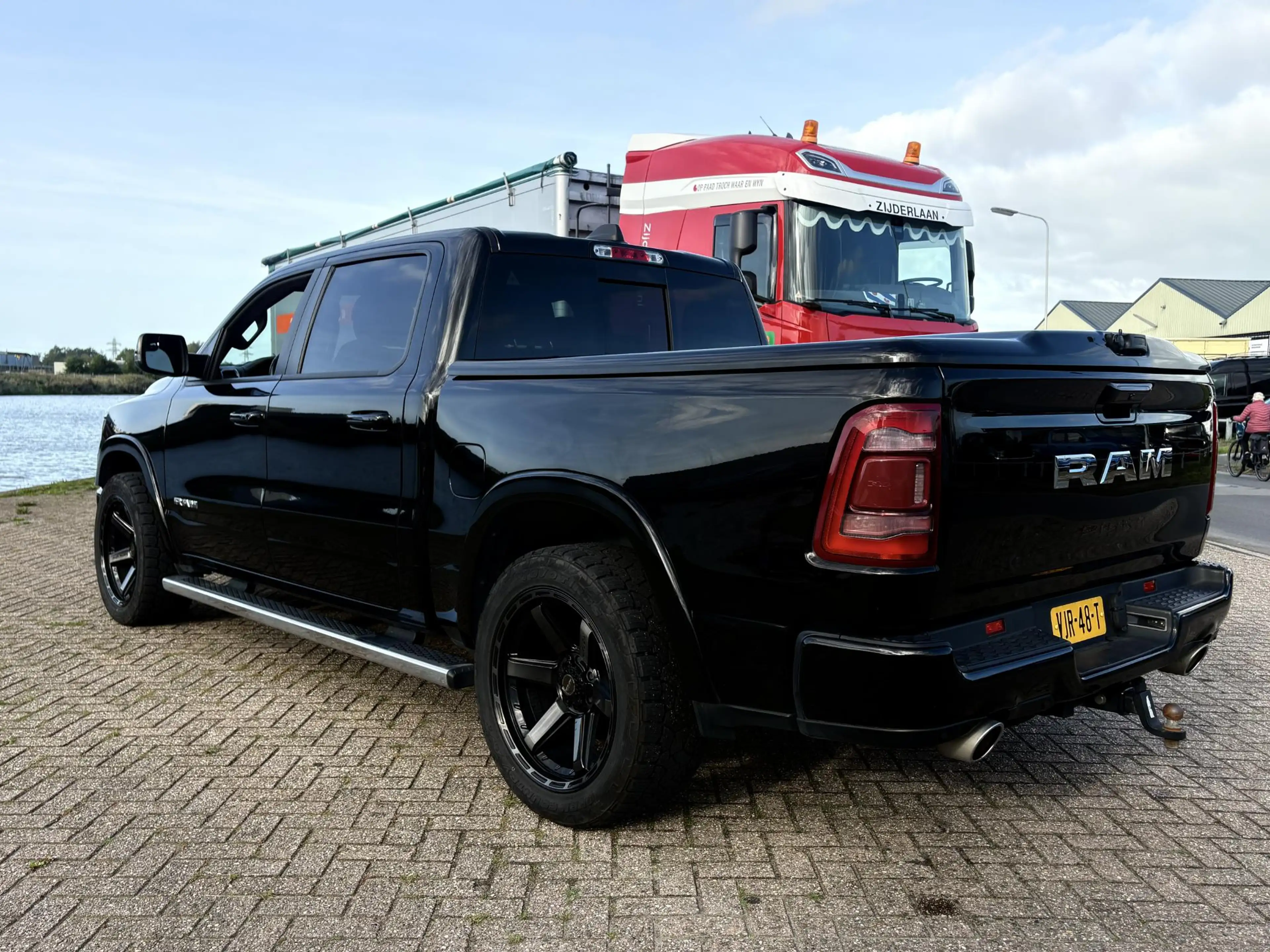 Dodge RAM 1500 5.7 V8 4x4 Crew Cab Laramie | Prinz | GROOT S — photo 11