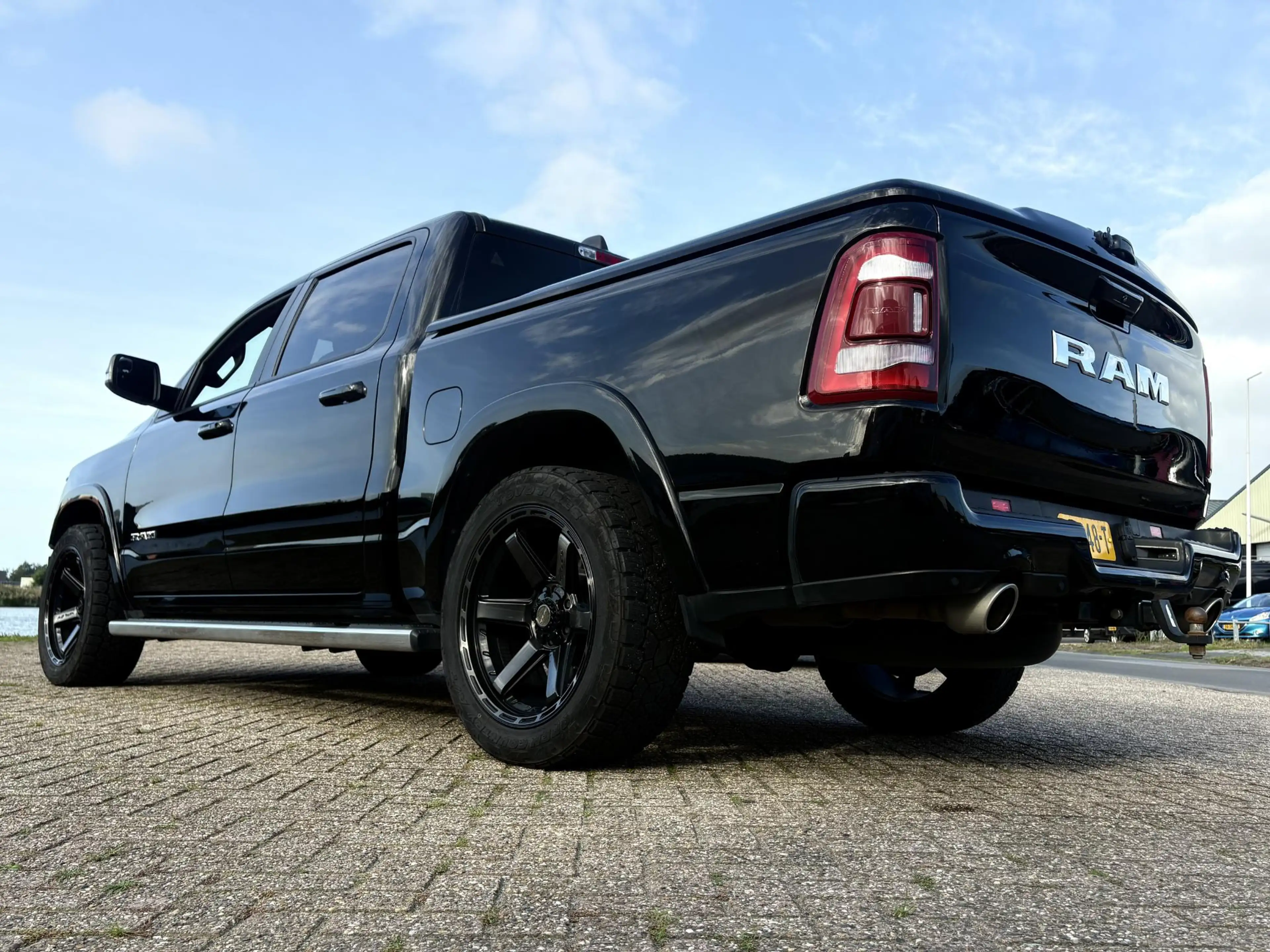 Dodge RAM 1500 5.7 V8 4x4 Crew Cab Laramie | Prinz | GROOT S — photo 12