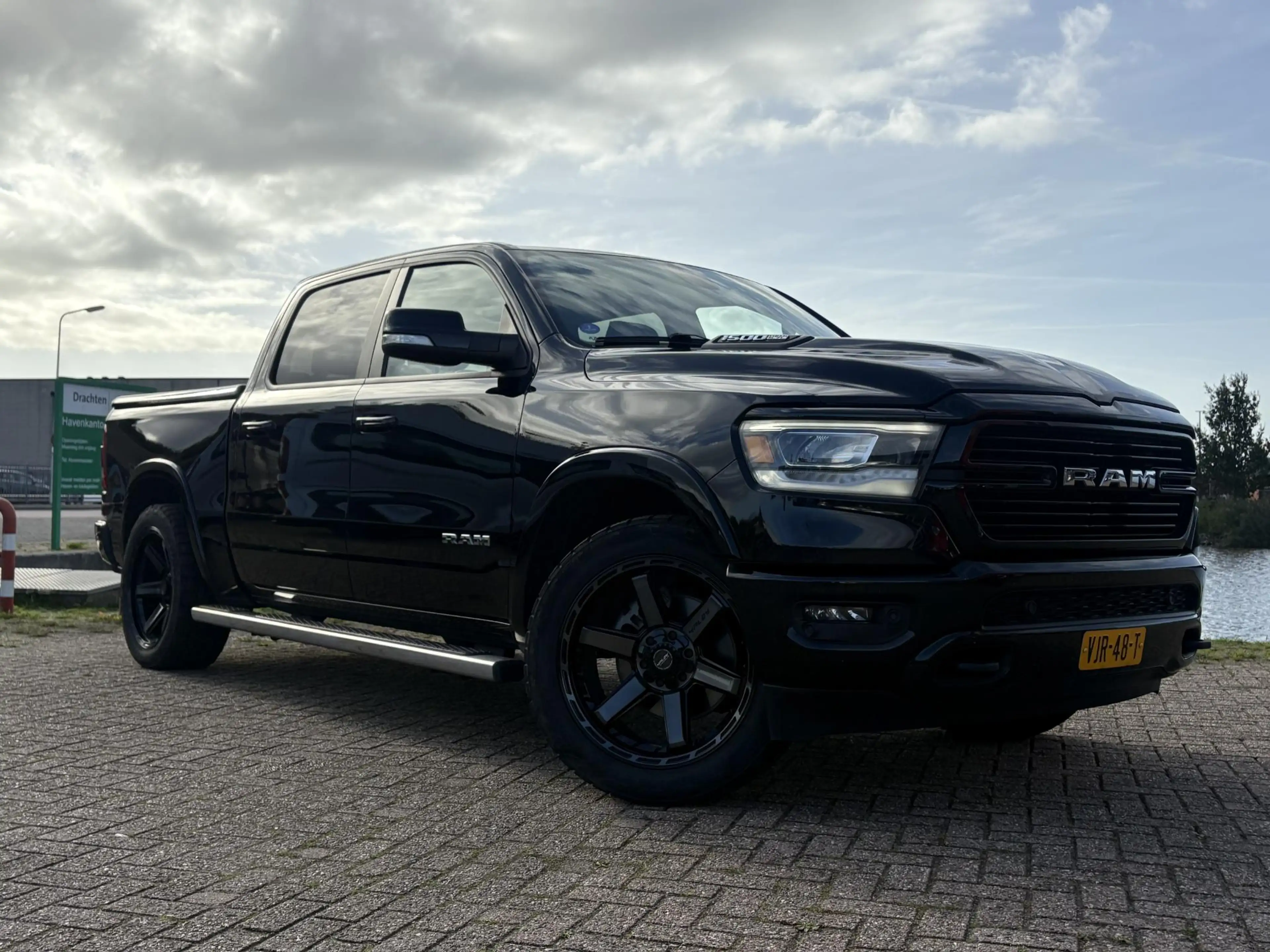 Dodge RAM 1500 5.7 V8 4x4 Crew Cab Laramie | Prinz | GROOT S — photo 10