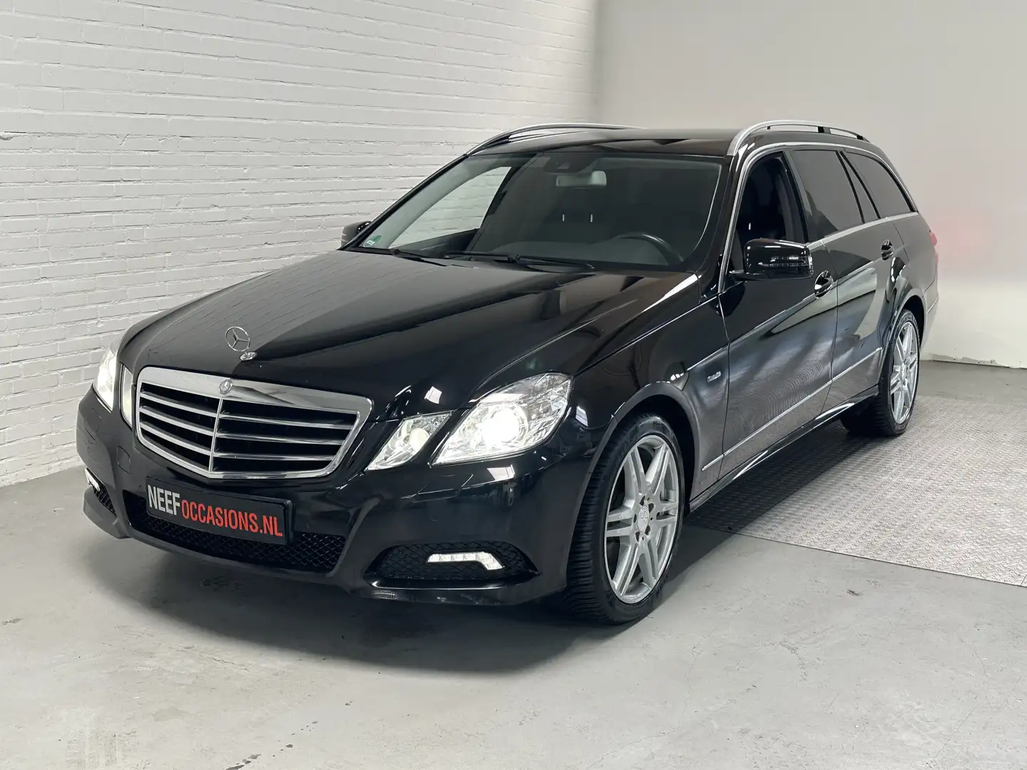 Mercedes-Benz E 200 Estate CGI Avantgarde CLIMA / CRUISE / TREKHAAK / Noir - 1