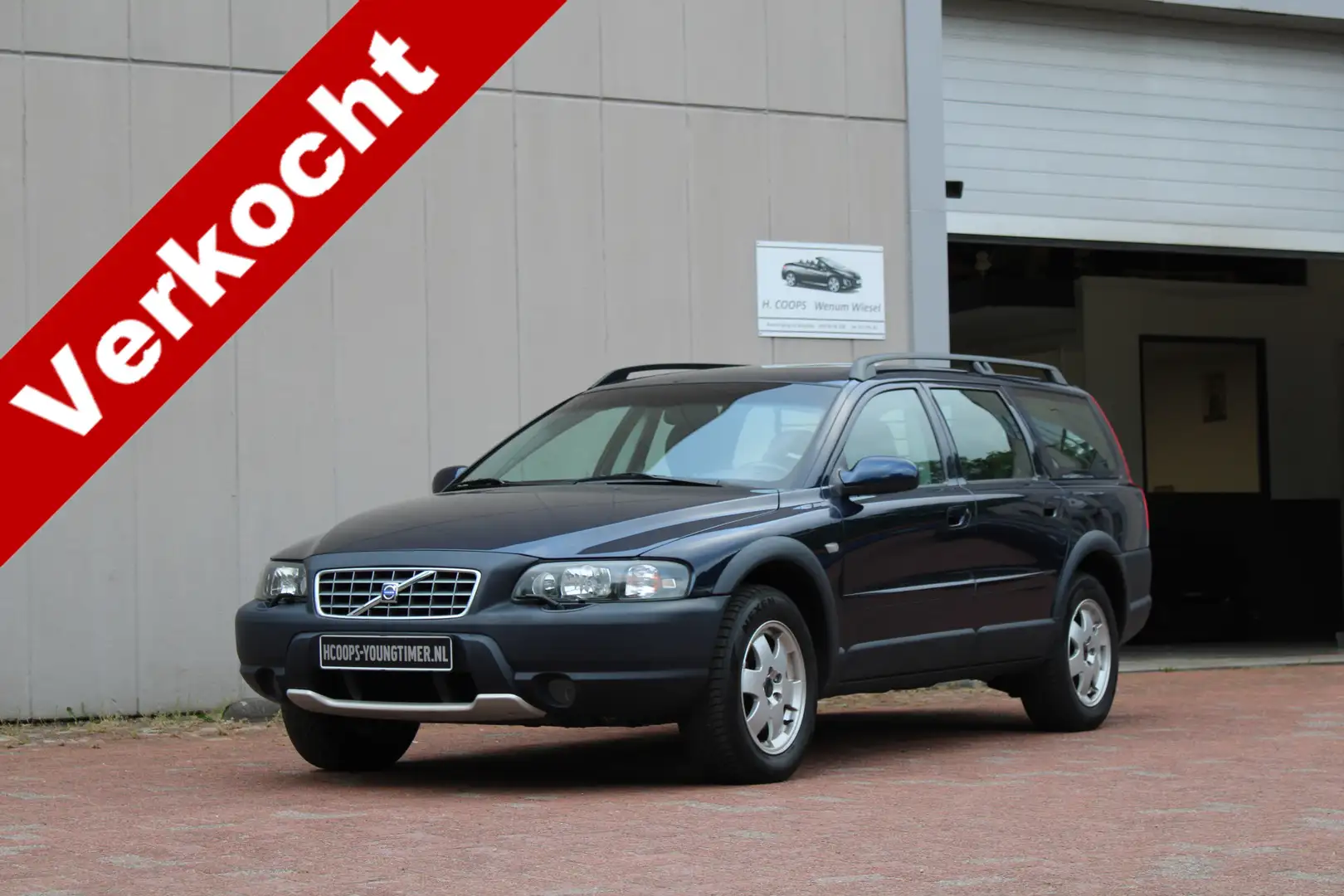 Volvo XC70 2.4 T AWD AUTOMAAT YOUNGTIMER incl. 21% BTW Blauw - 1