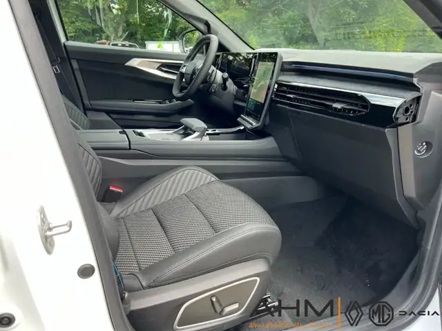 Renault Austral view 14