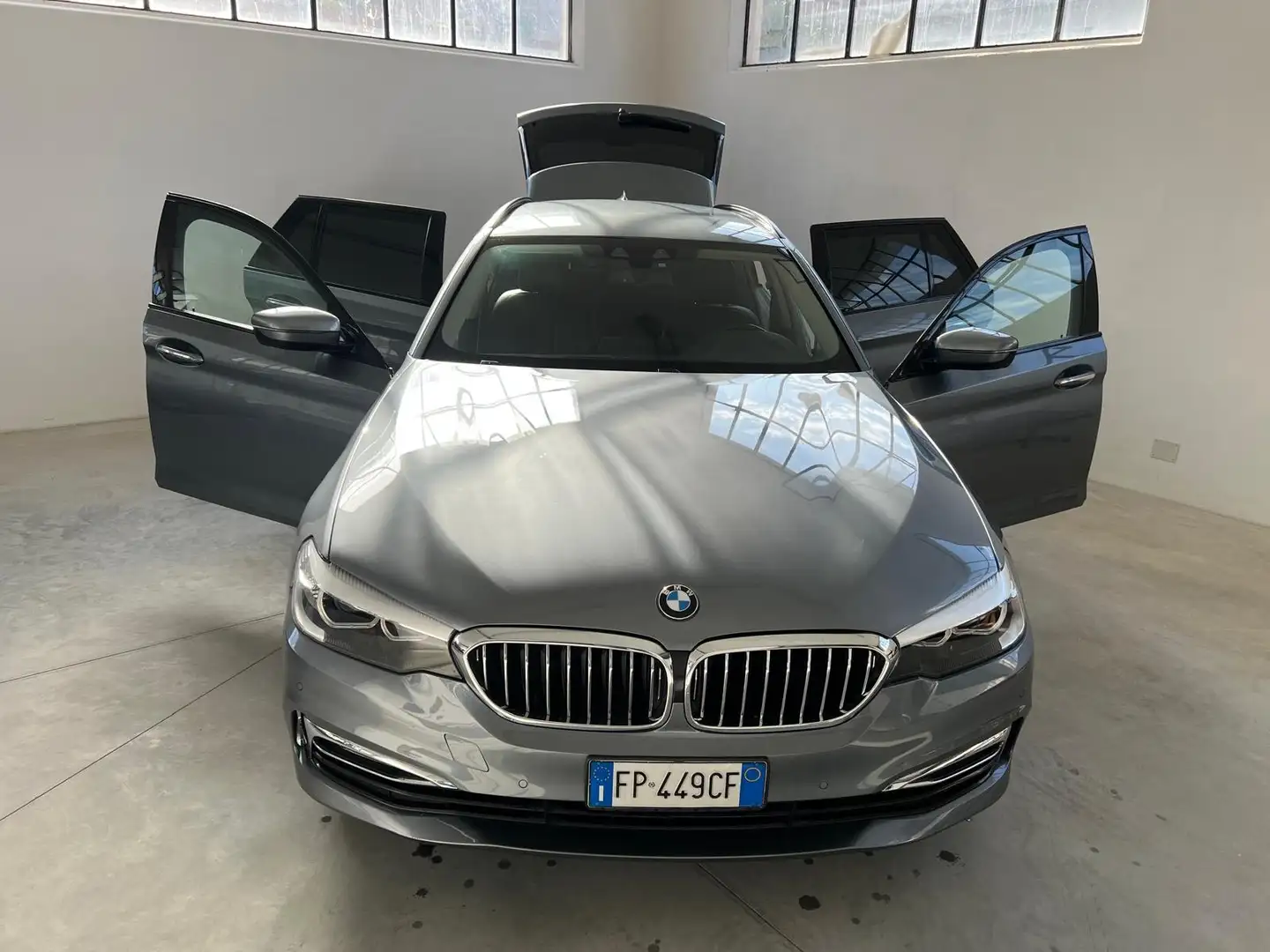BMW 530 530d Touring xdrive Luxury 265cv auto - 1