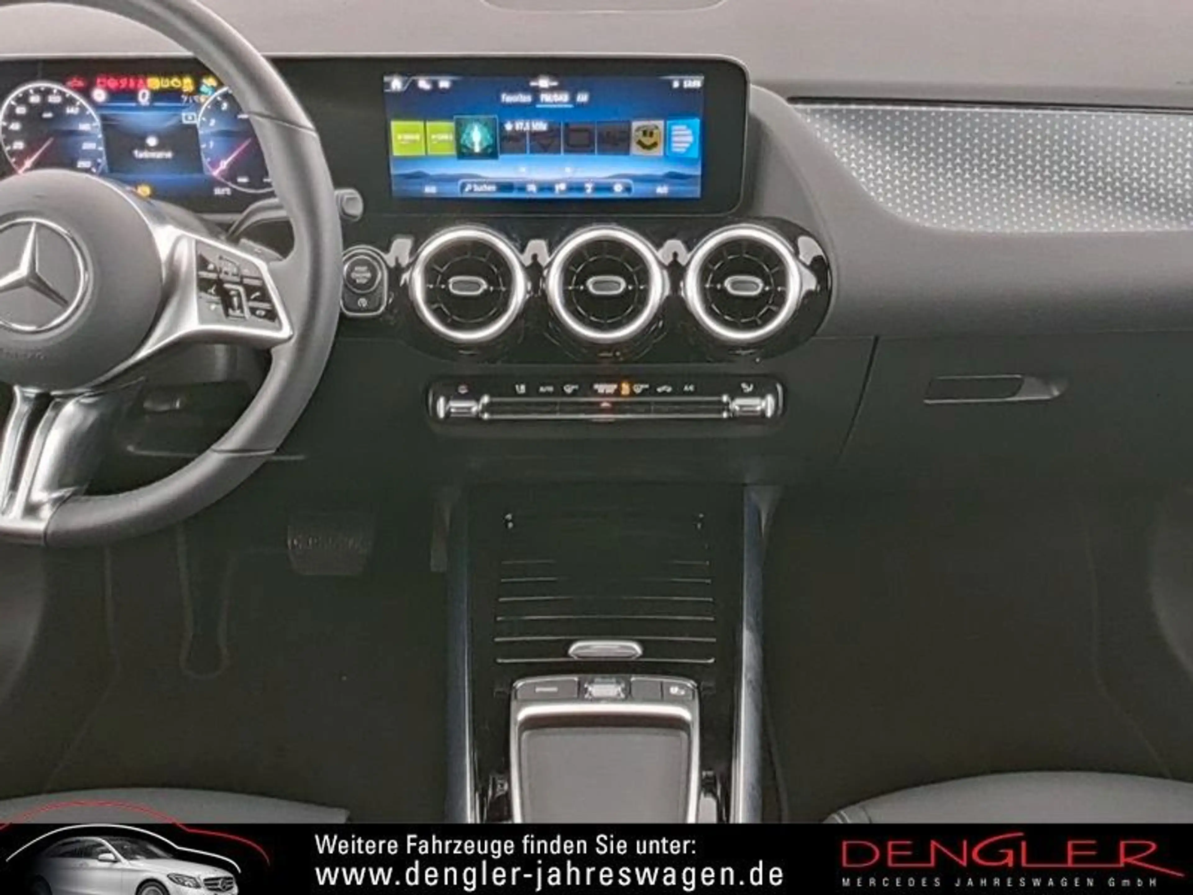 Mercedes-Benz GLA 180 NIGHT*RFK*LED*APPLE PROGRESSIVE Line Adv — photo 4