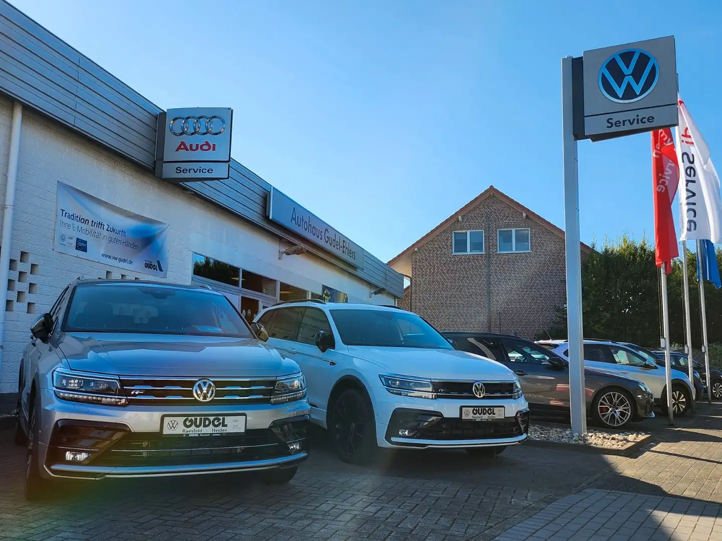 Volkswagen Passat Lim. 1.4TSI"Comfort"AHK Pano ACC LED Nav Noir - 1