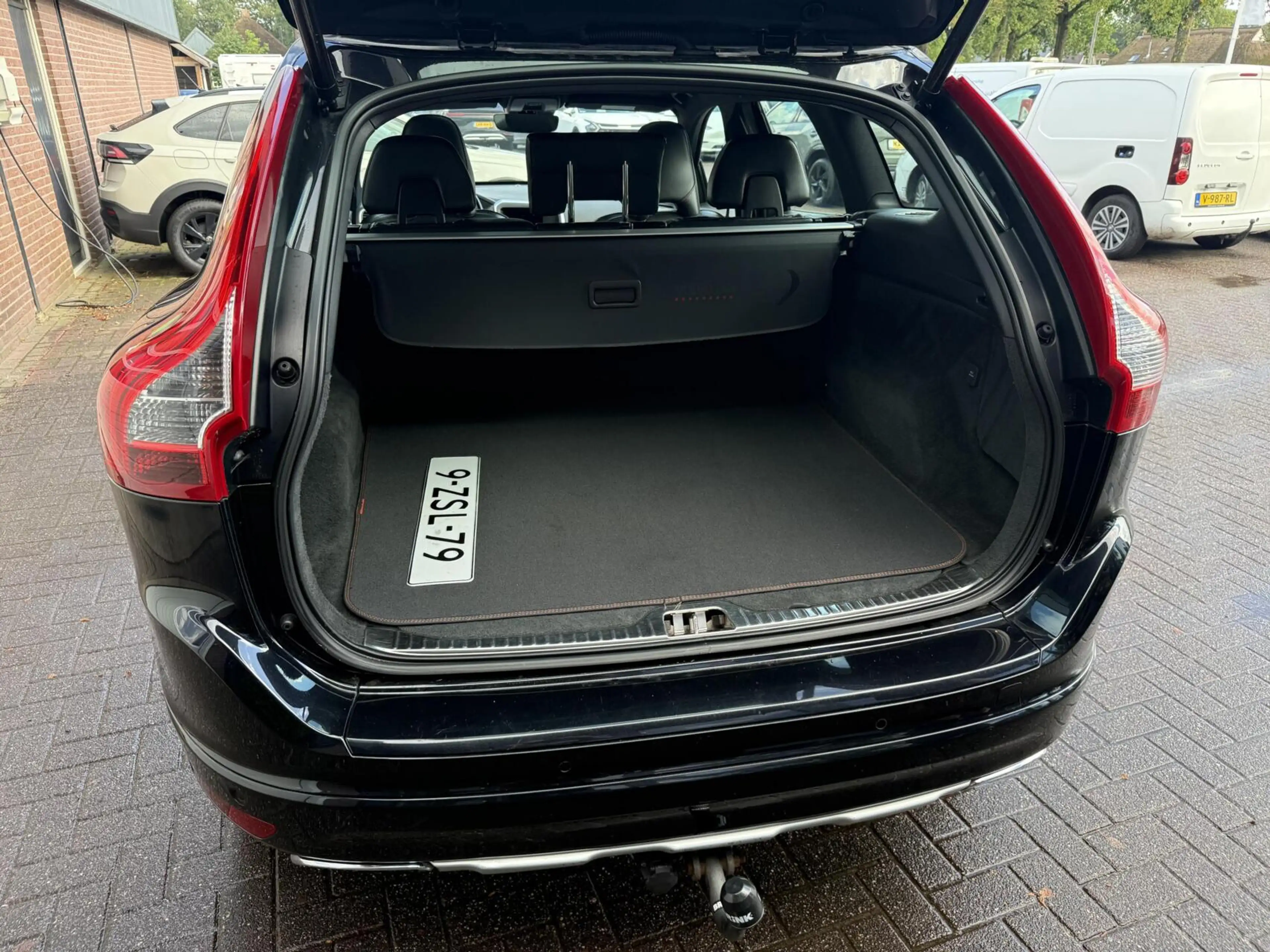 Volvo XC60 2.0 T5 FWD Ocean Race *INCL. BEURT/APK/NWE D-RIEM* — photo 12