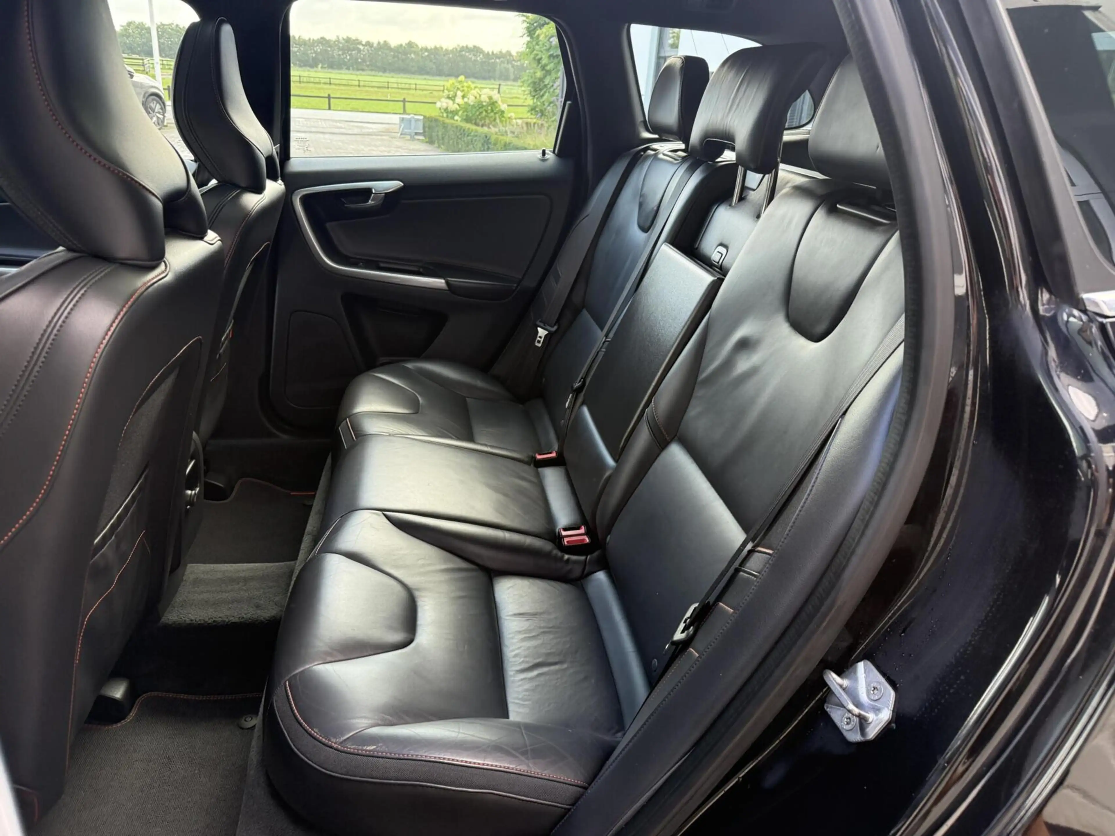 Volvo XC60 2.0 T5 FWD Ocean Race *INCL. BEURT/APK/NWE D-RIEM* — photo 15