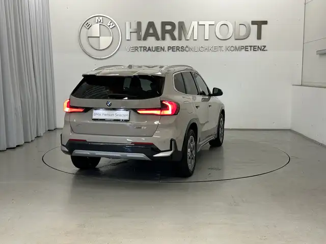 BMW X1 view 6