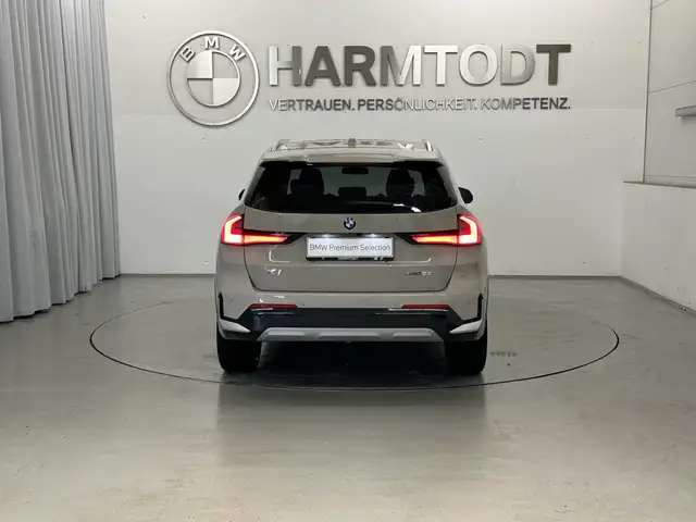 BMW X1 view 5
