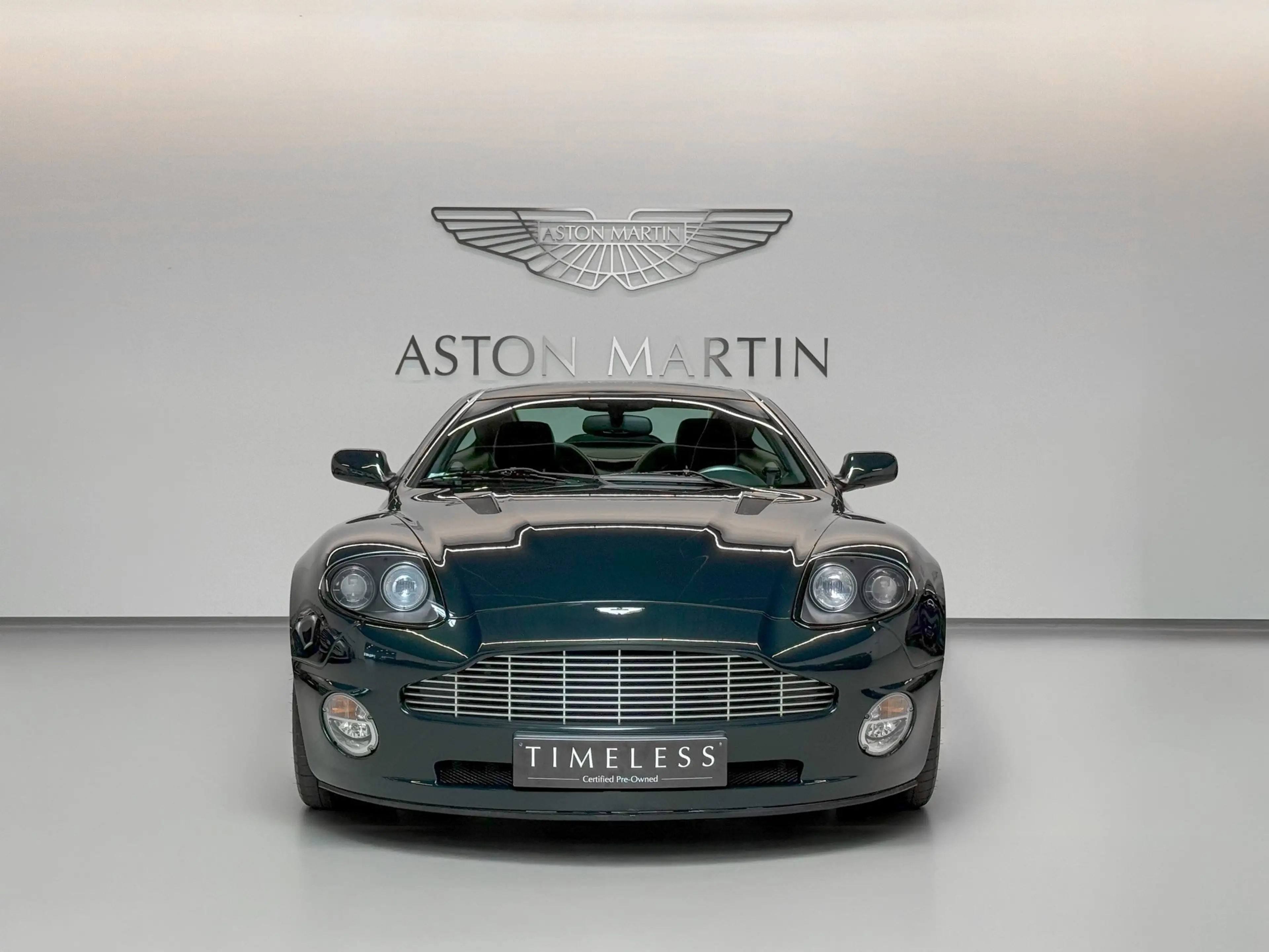 Aston Martin Vanquish Vanquish V12 | Aston Martin Brussels — photo 2