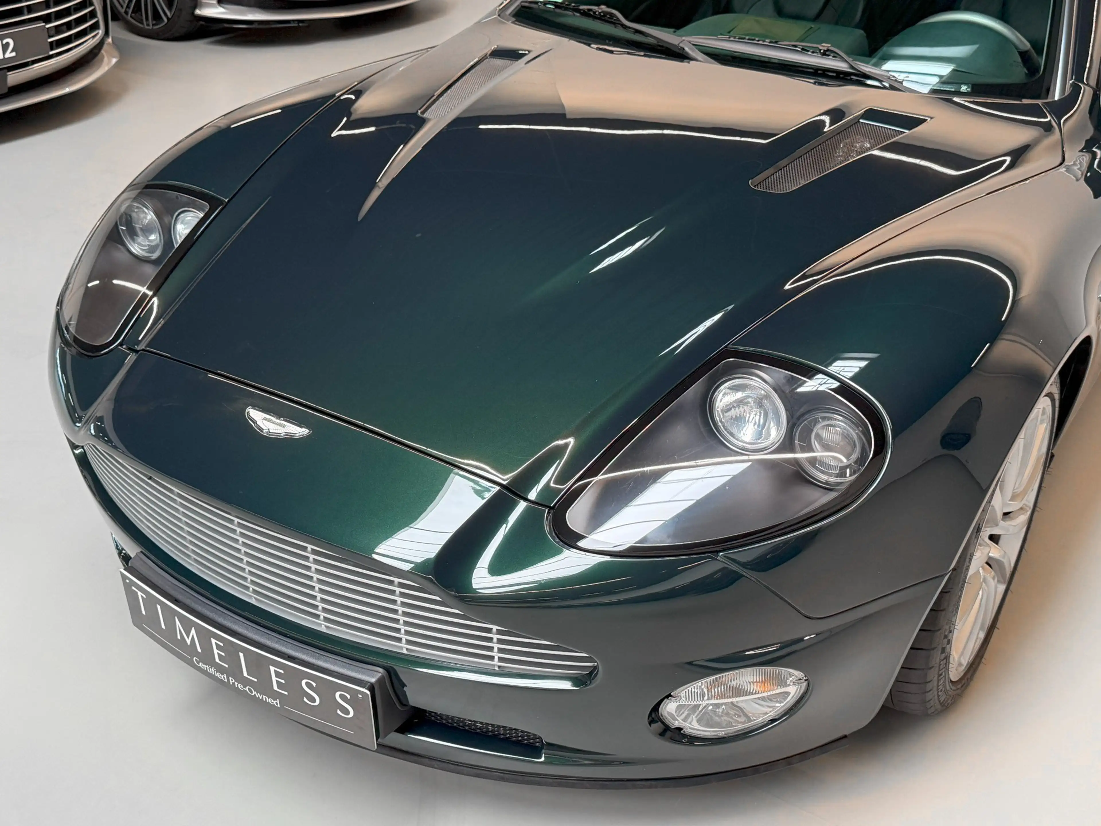 Aston Martin Vanquish Vanquish V12 | Aston Martin Brussels — photo 7