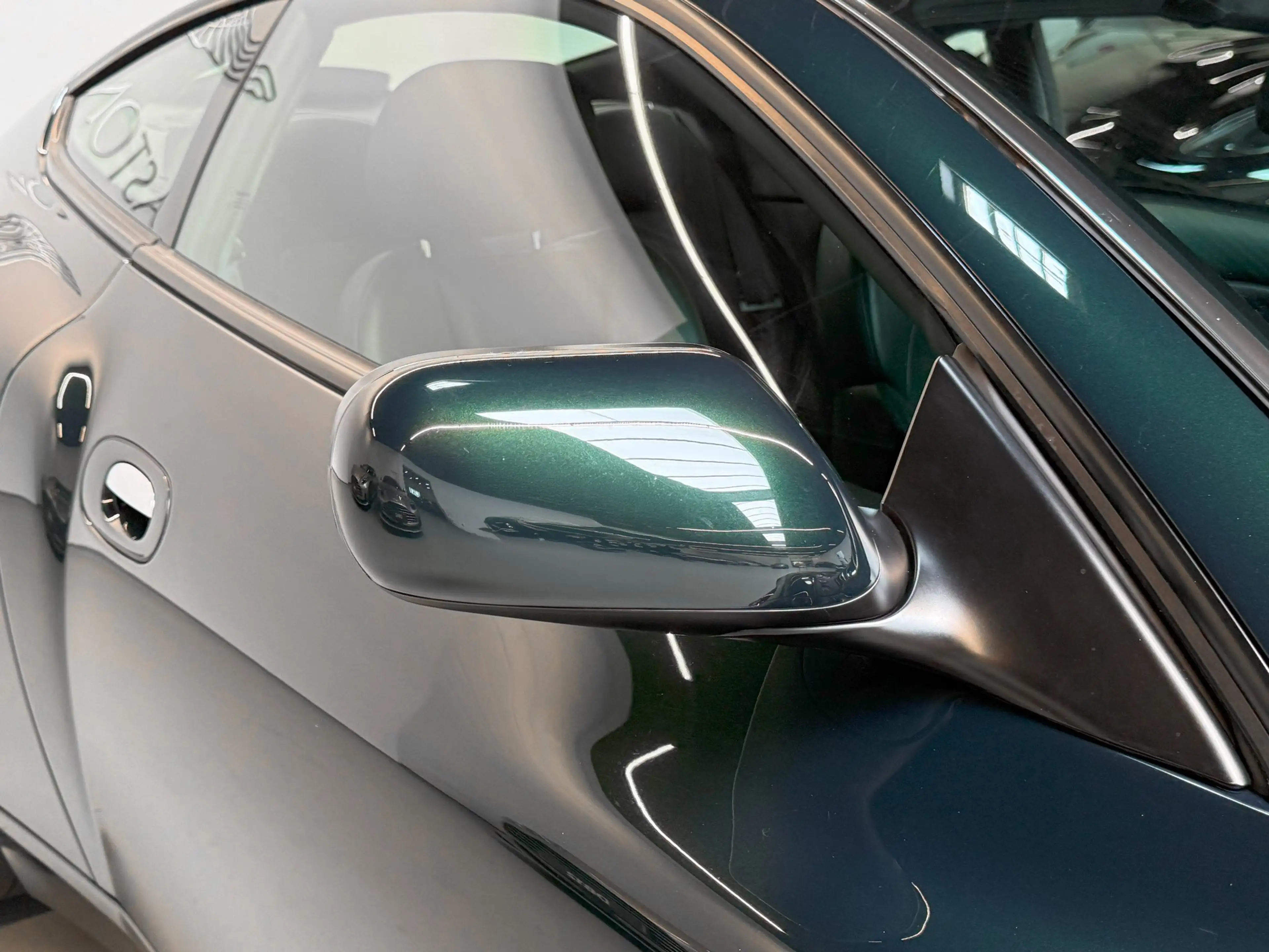 Aston Martin Vanquish Vanquish V12 | Aston Martin Brussels — photo 13