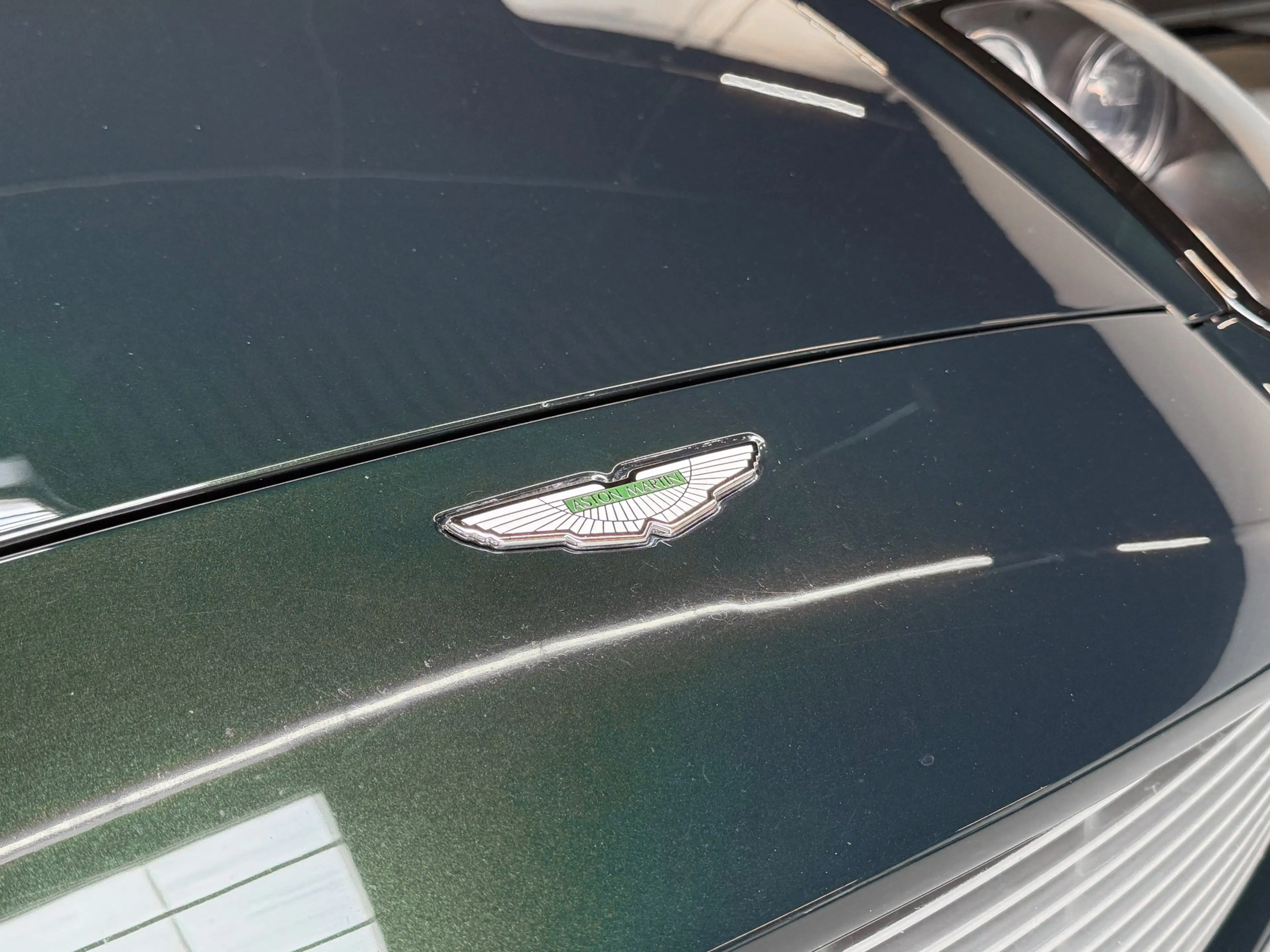 Aston Martin Vanquish Vanquish V12 | Aston Martin Brussels — photo 10