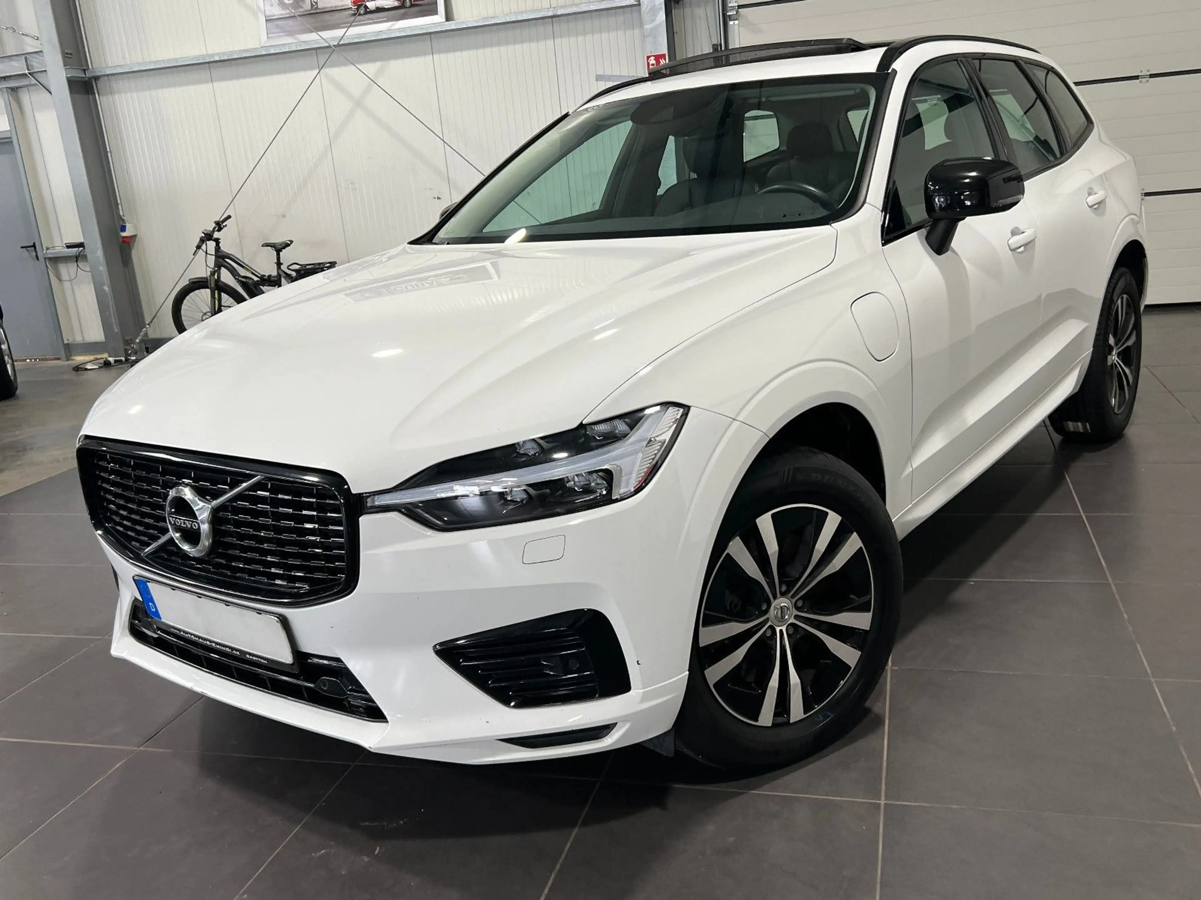 Volvo XC60 2.0 Hybrid Automatik *Navi*Kamera*Panorama*