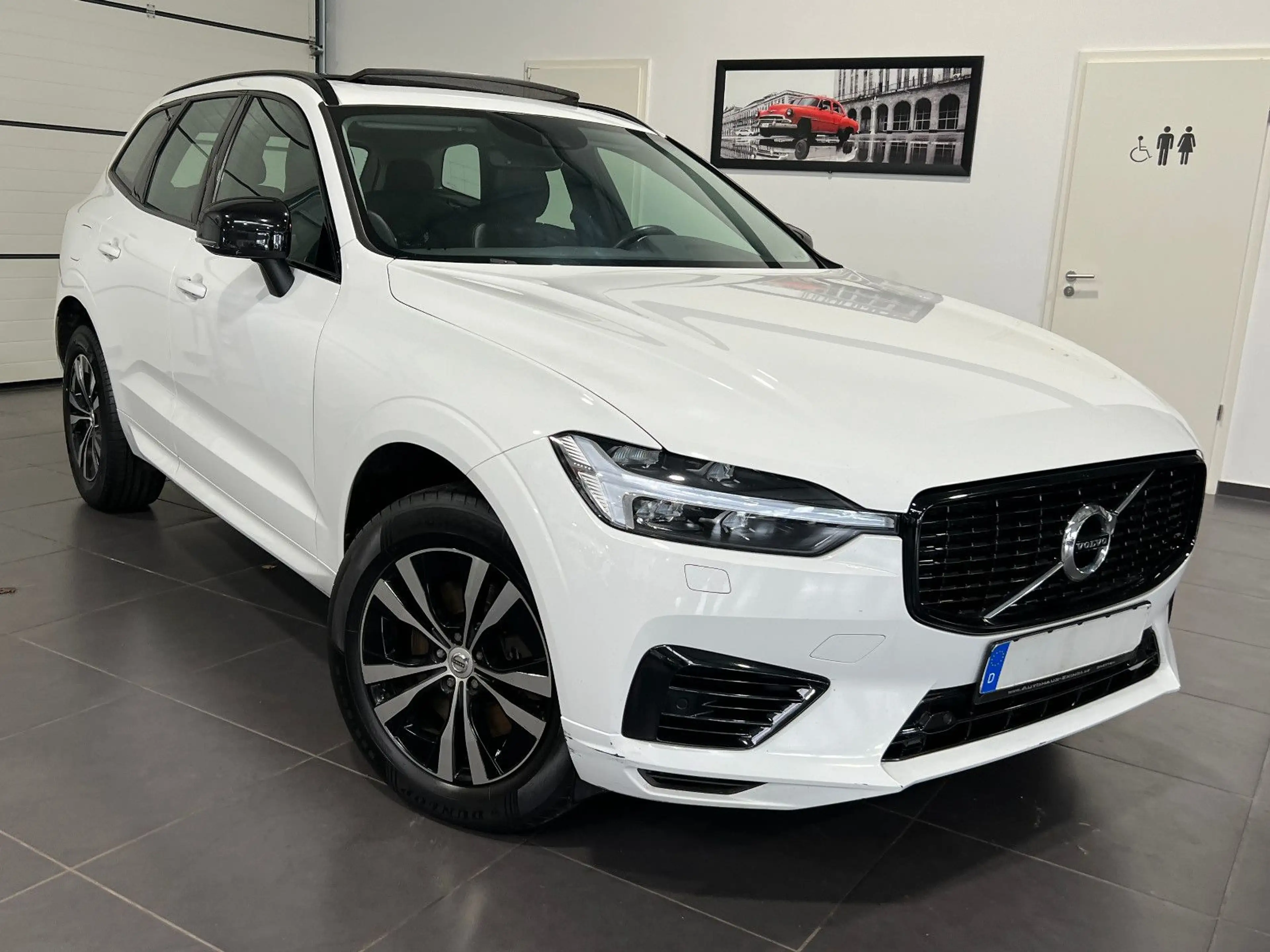 Volvo XC60 2.0 Hybrid Automatik *Navi*Kamera*Panorama* — photo 9