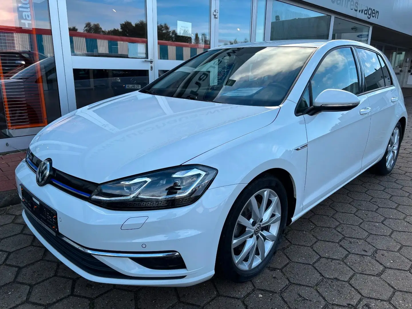 Volkswagen Golf VII Lim. Highline BlueMotion Blanc - 2