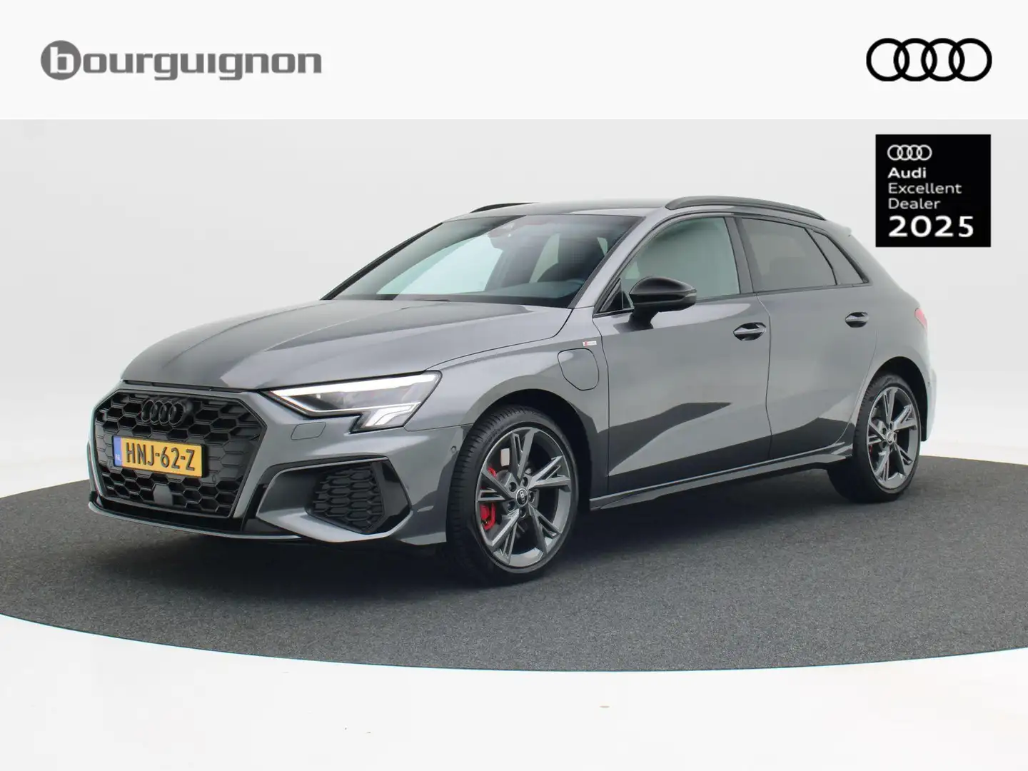 Audi A3 Sportback 45 TFSi 245 Pk e Automaat S-Line Competi Grijs - 1