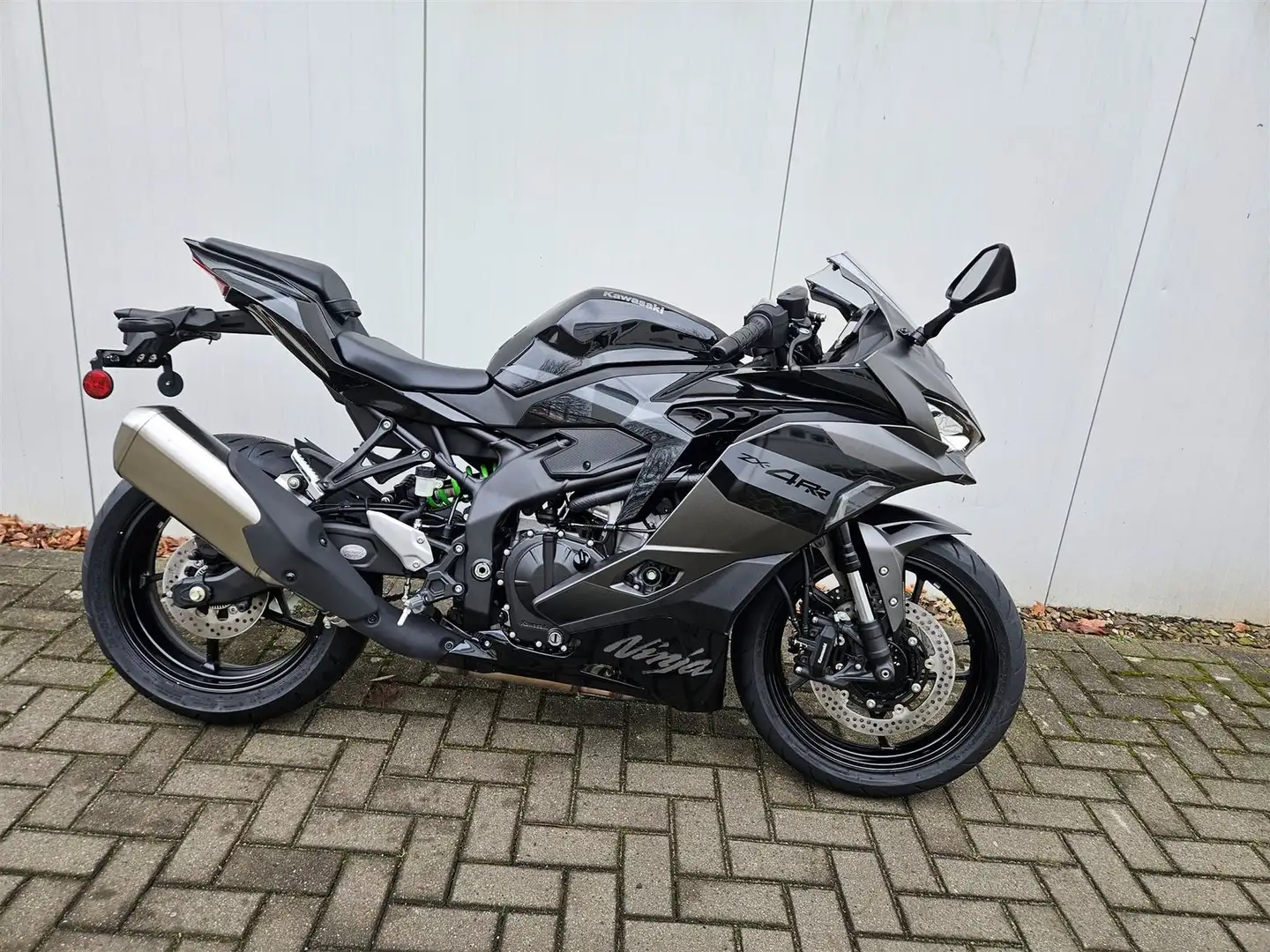 Kawasaki Ninja ZX-4RR sofort lieferbar! 2026 Fekete - 2