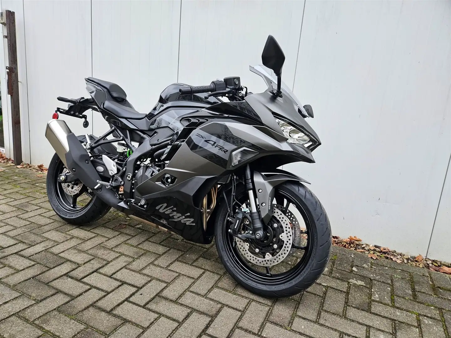 Kawasaki Ninja ZX-4RR sofort lieferbar! 2026 Fekete - 1