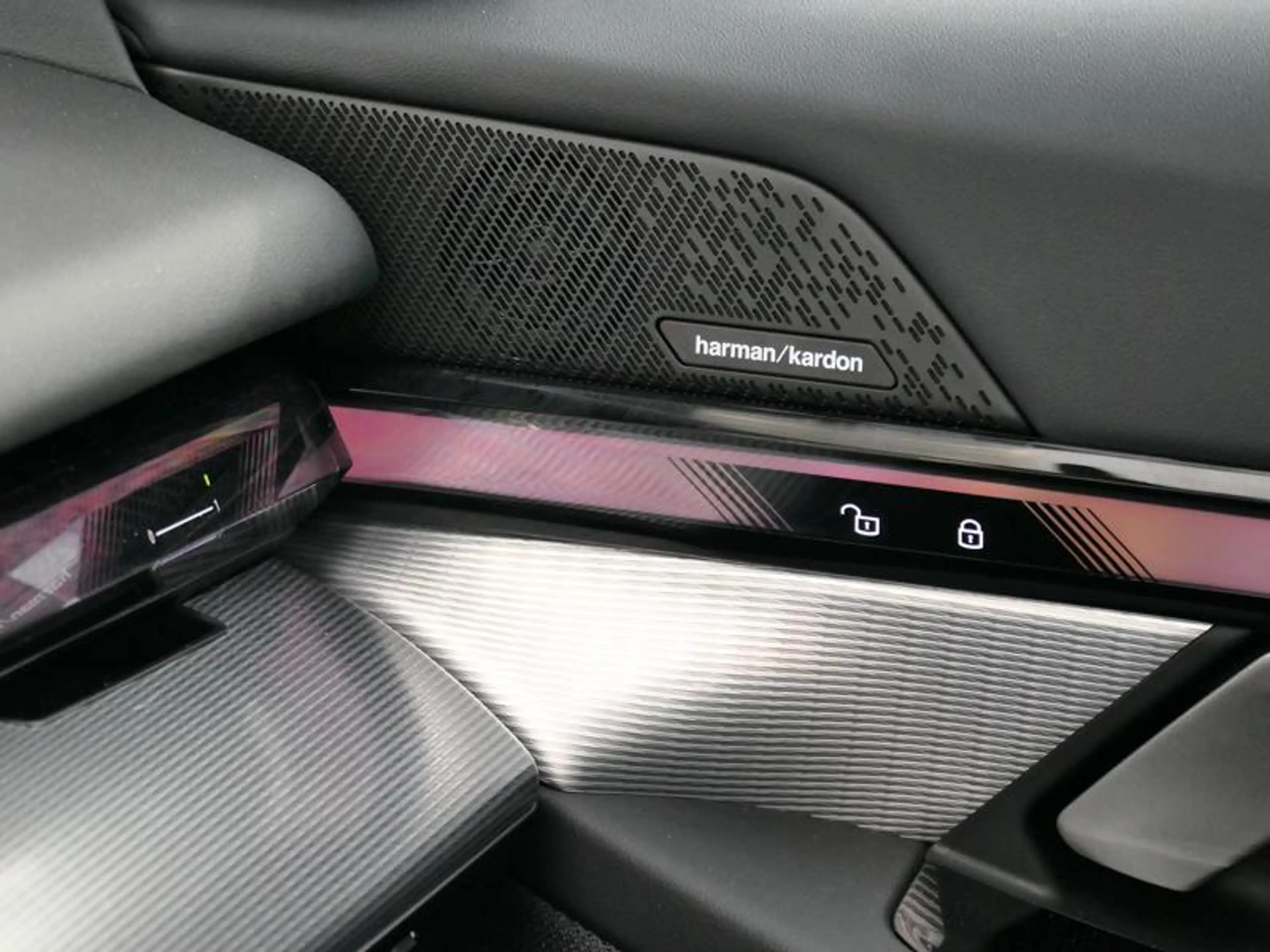BMW i5 eDrive40 Touring M Sport PRO | PANO — photo 13