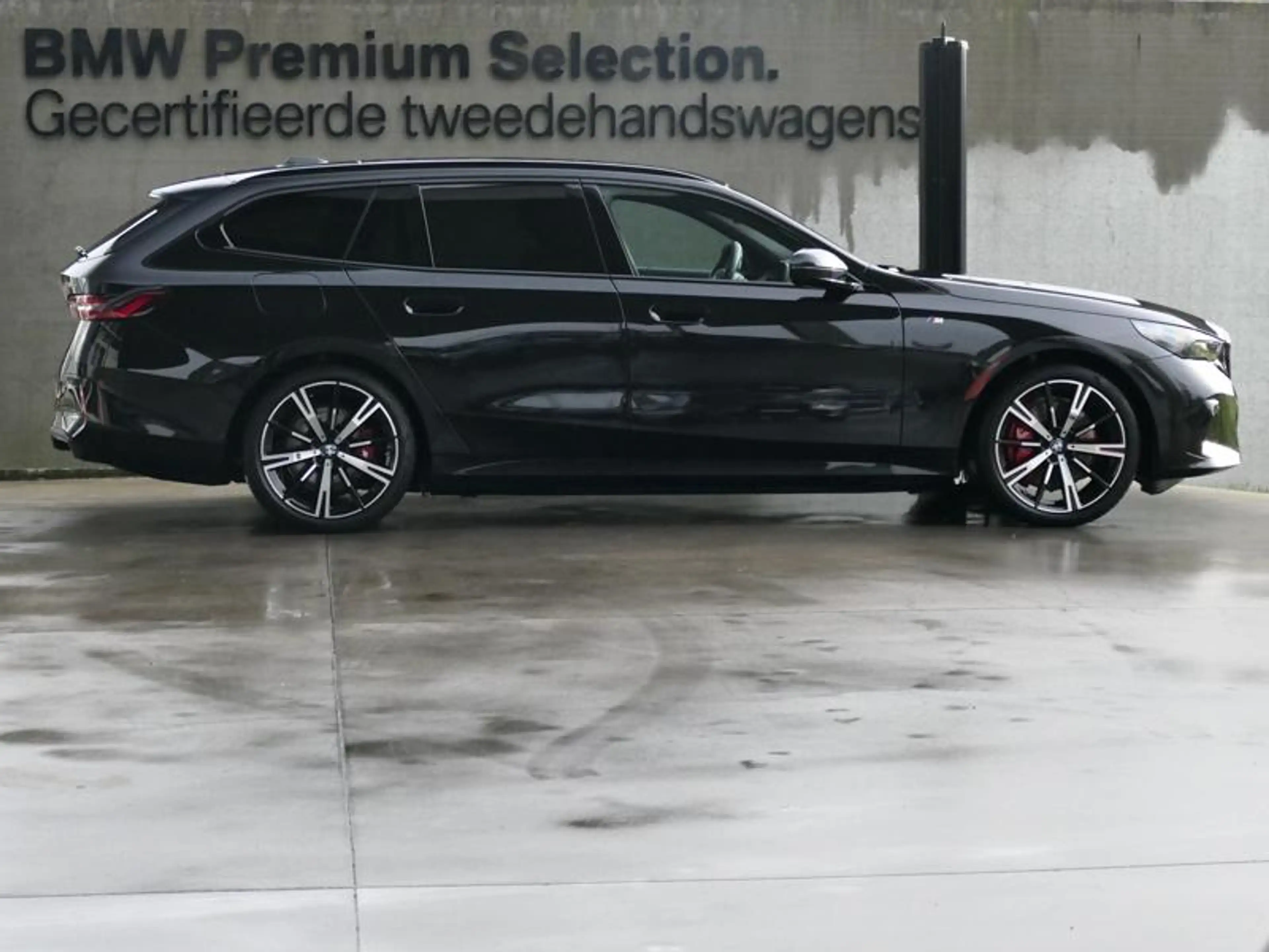 BMW i5 eDrive40 Touring M Sport PRO | PANO — photo 2