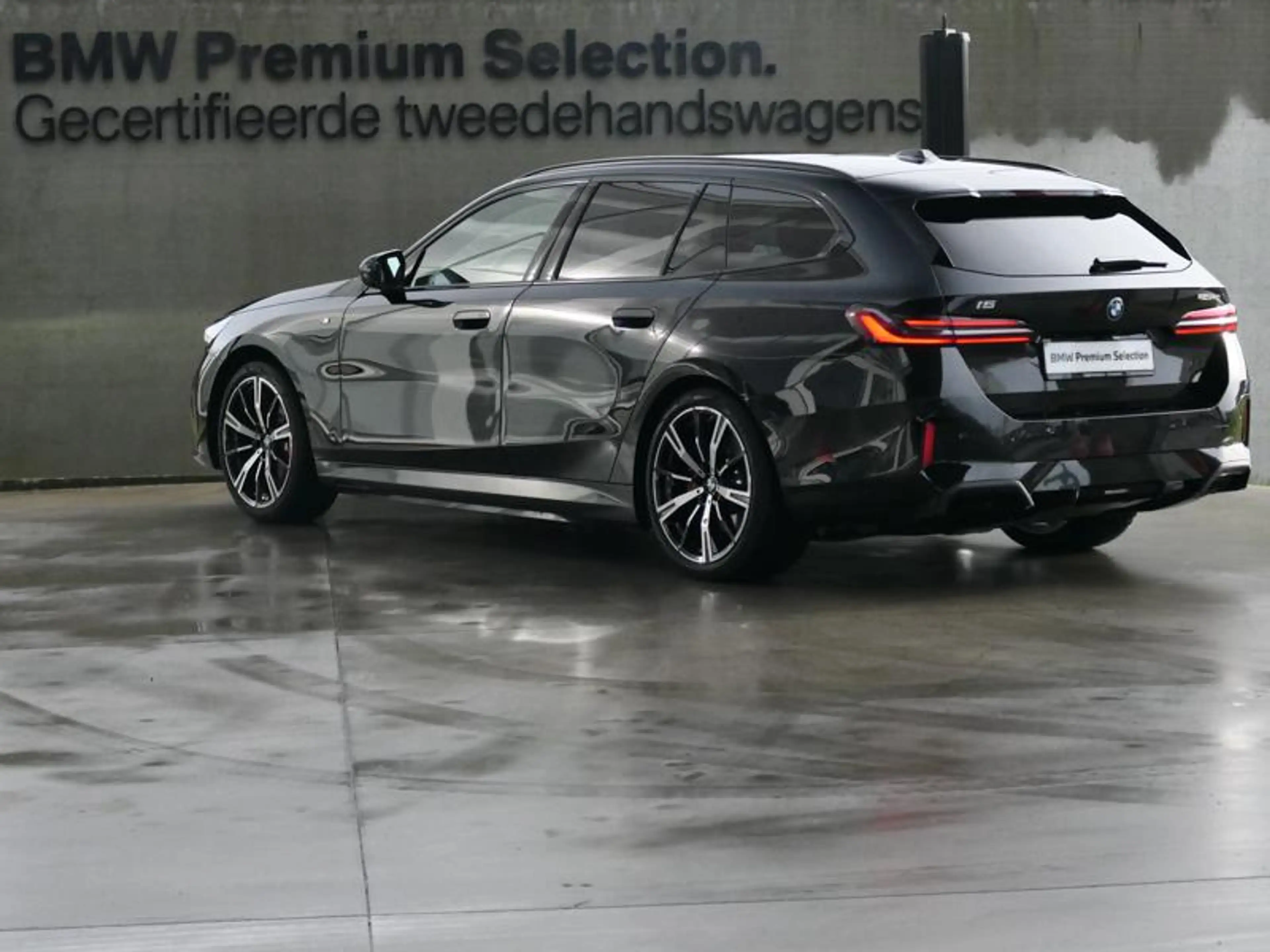 BMW i5 eDrive40 Touring M Sport PRO | PANO — photo 4